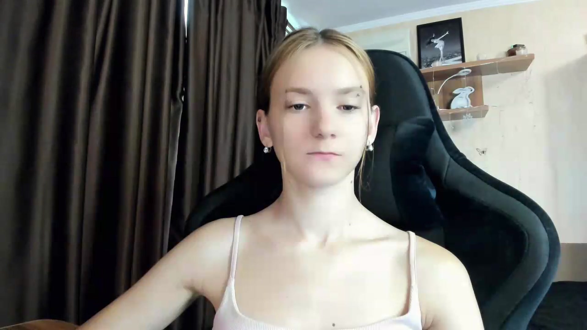 Gallery image thumbnail from Madison_Burke's myfreecams stream on, 07/21/2026, 05:25 image 19 of 20