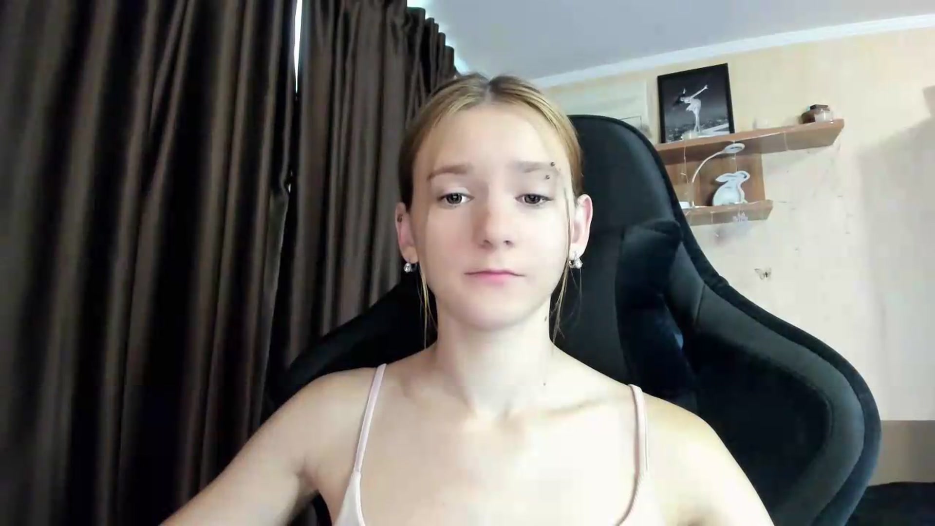 Gallery image thumbnail from Madison_Burke's myfreecams stream on, 07/21/2026, 05:25 image 11 of 20