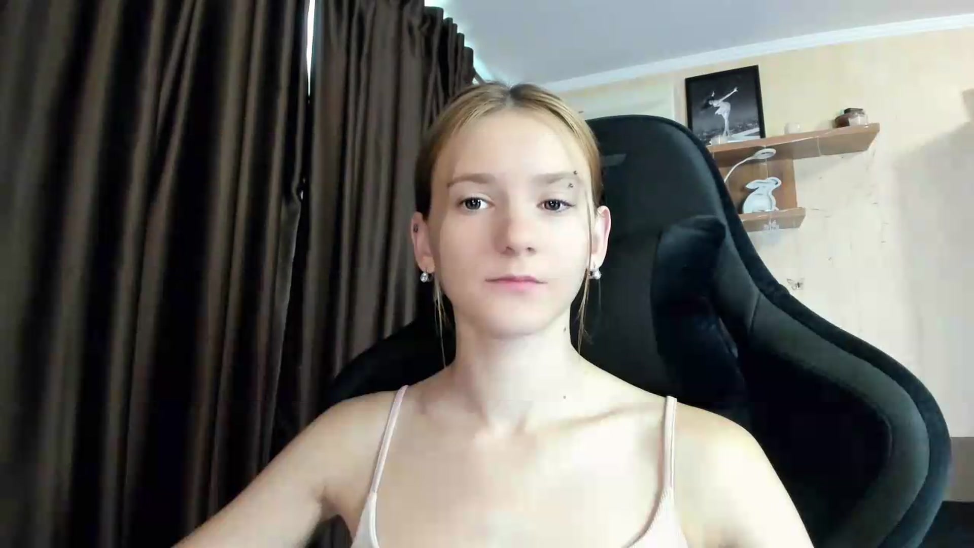 Gallery image thumbnail from Madison_Burke's myfreecams stream on, 07/21/2026, 05:25 image 8 of 20