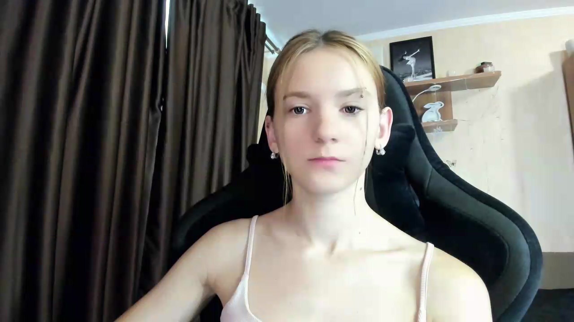 Gallery image thumbnail from Madison_Burke's myfreecams stream on, 07/21/2026, 05:25 image 4 of 20