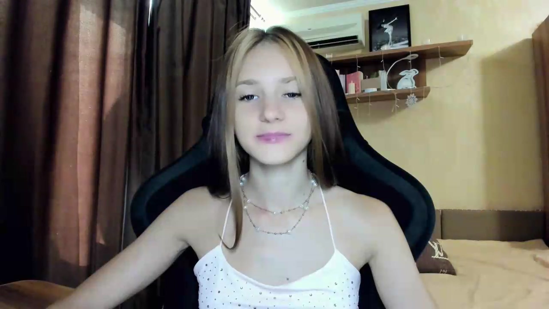 Gallery image thumbnail from Madison_Burke's myfreecams stream on, 08/02/2026, 14:22 image 11 of 20