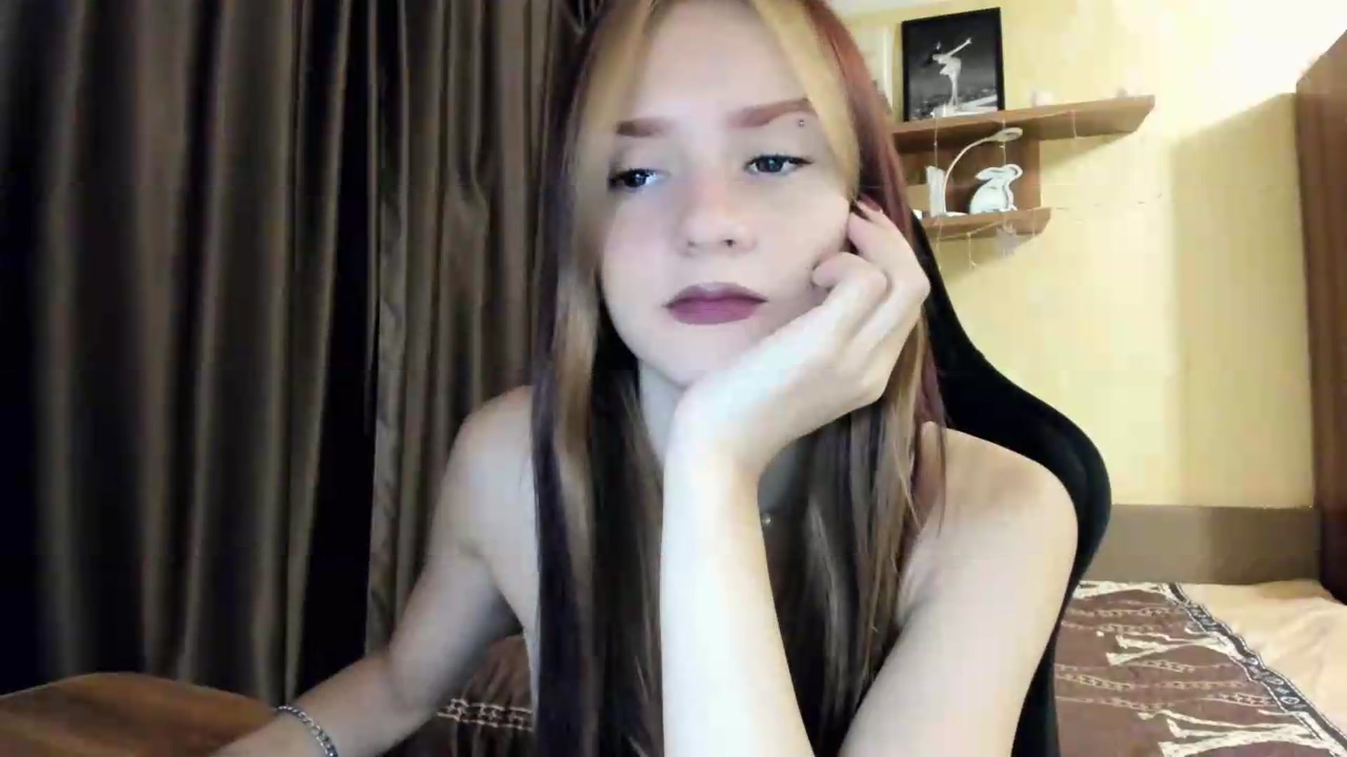 Gallery image thumbnail from Madison_Burke's myfreecams stream on, 08/04/2026, 22:56 image 18 of 20
