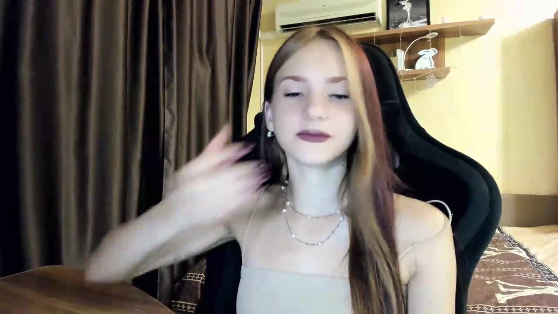 Gallery image thumbnail from Madison_Burke's myfreecams stream on, 08/05/2026, 01:10 image 16 of 20