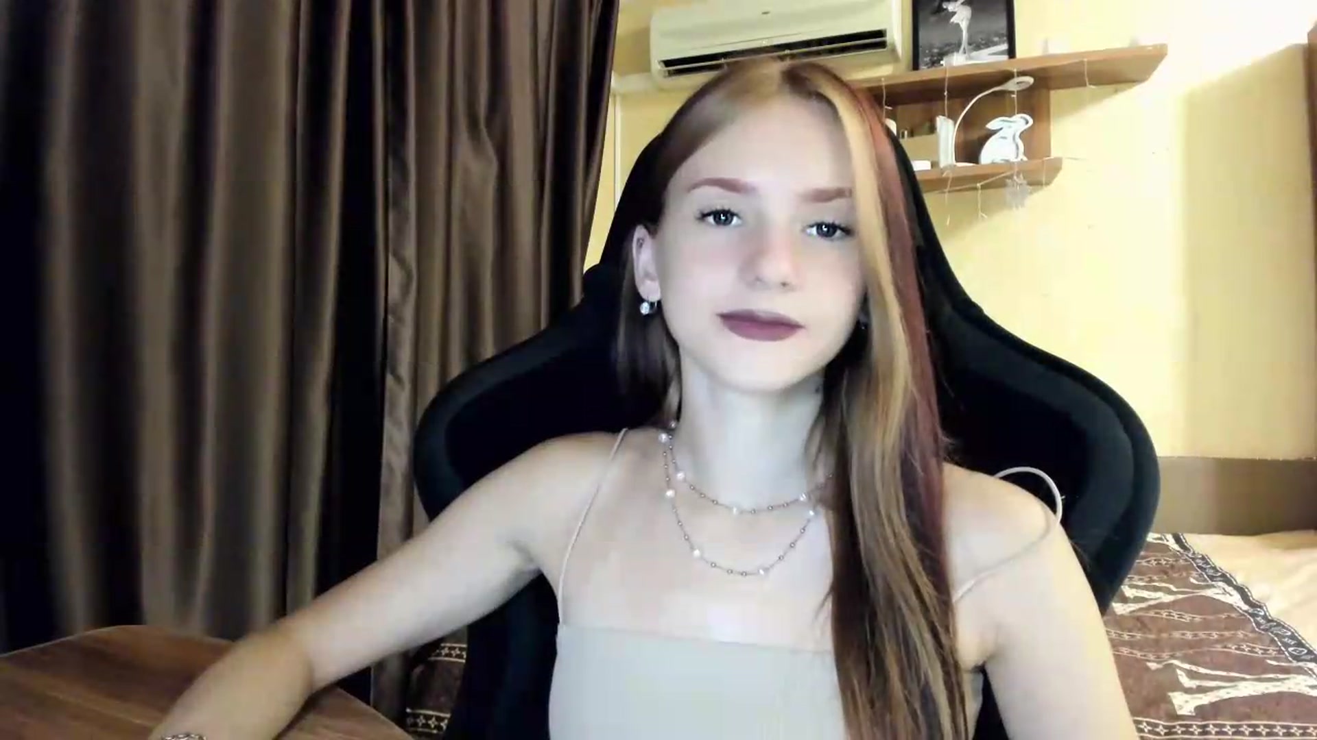 Gallery image thumbnail from Madison_Burke's myfreecams stream on, 08/05/2026, 01:10 image 12 of 20