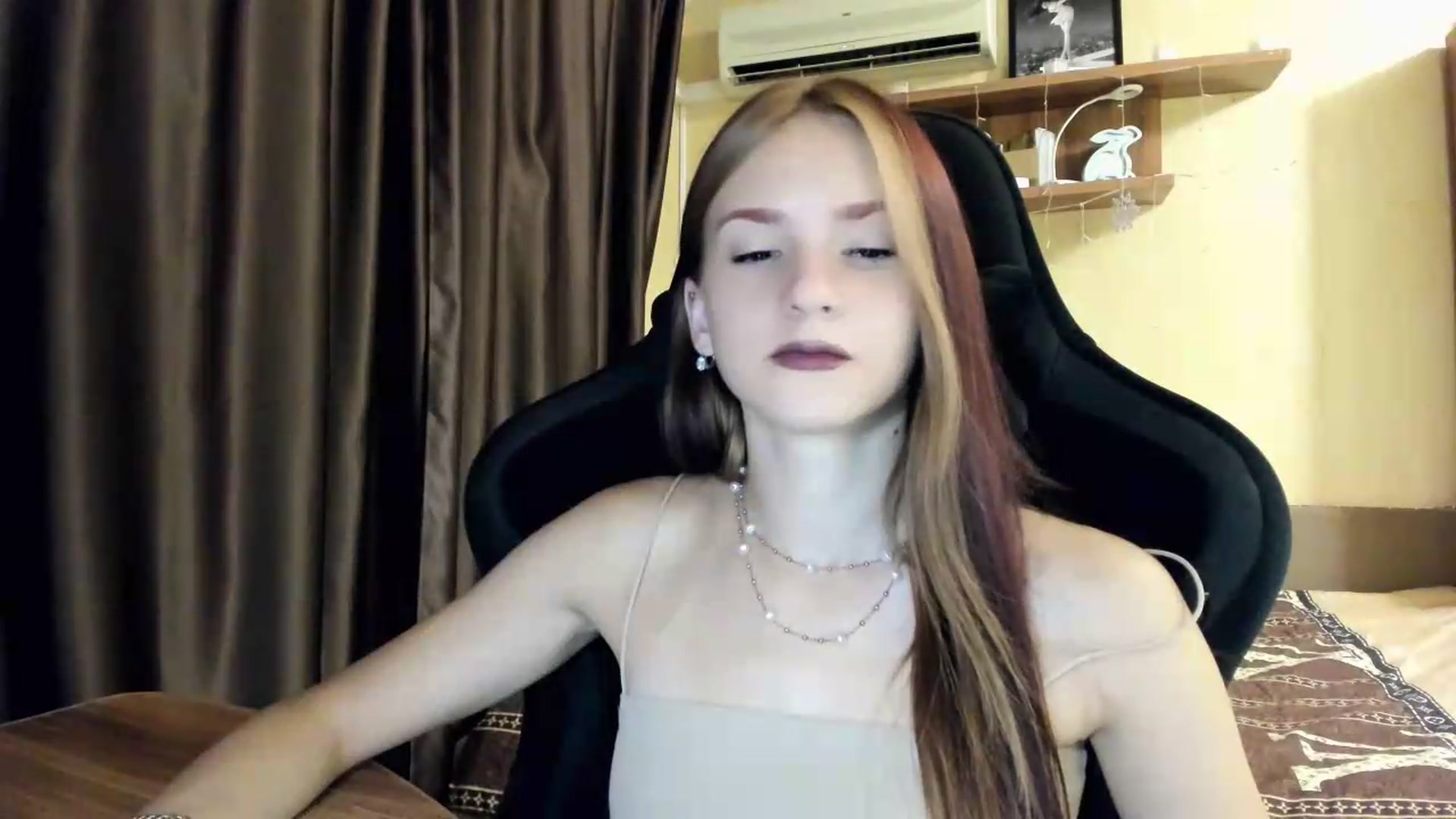 Gallery image thumbnail from Madison_Burke's myfreecams stream on, 08/05/2026, 01:10 image 19 of 20