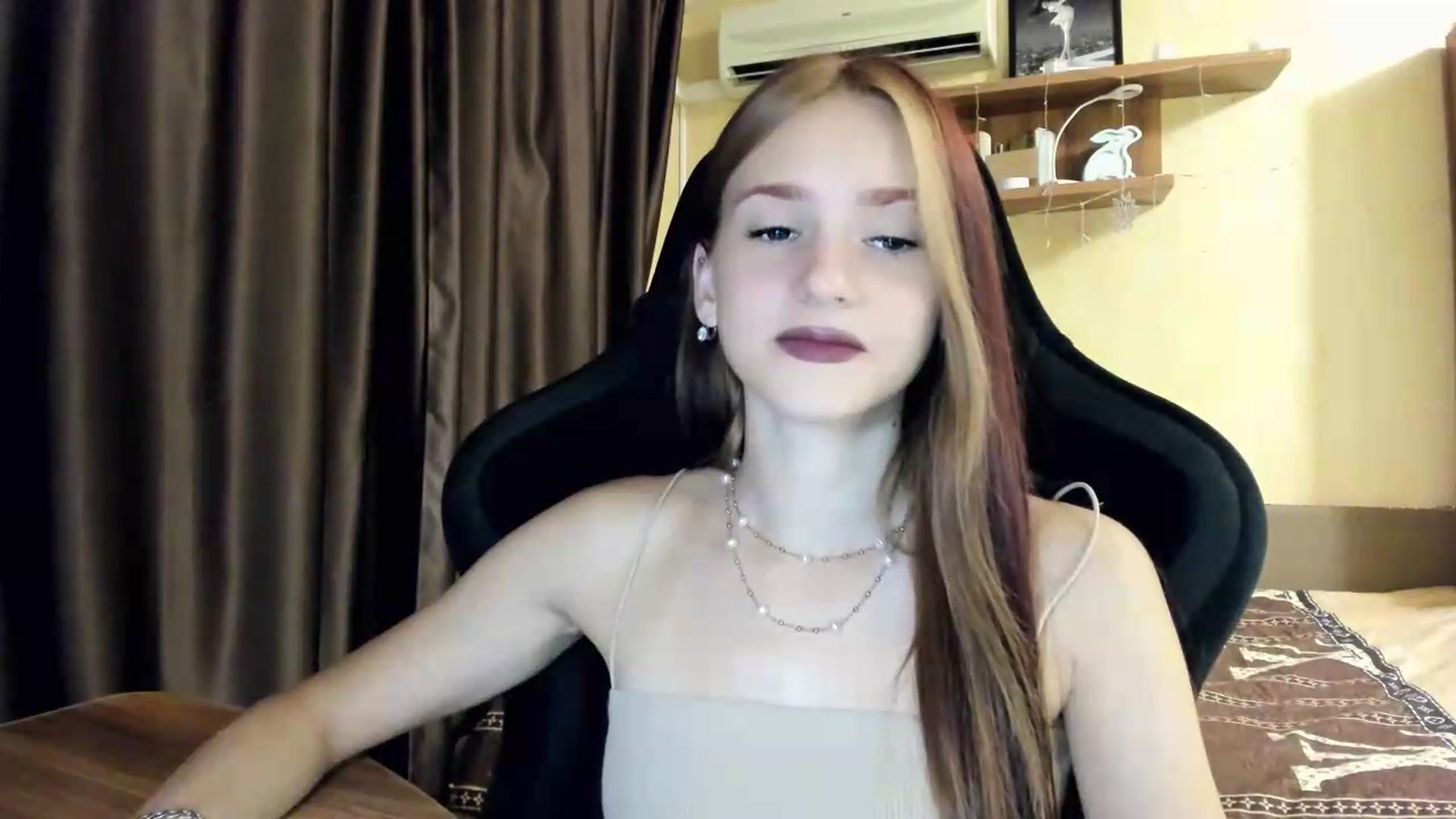 Gallery image thumbnail from Madison_Burke's myfreecams stream on, 08/05/2026, 01:10 image 9 of 20