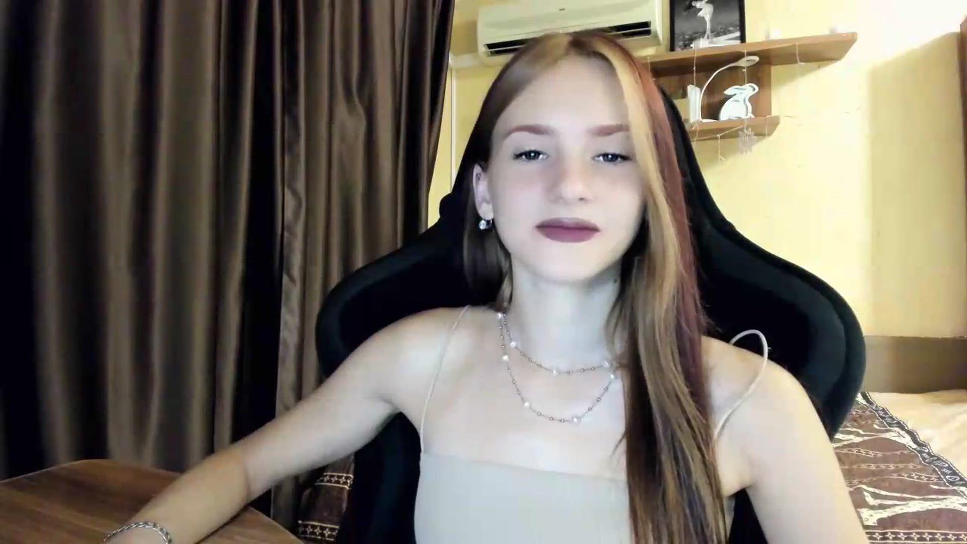 Gallery image thumbnail from Madison_Burke's myfreecams stream on, 08/05/2026, 01:10 image 8 of 20