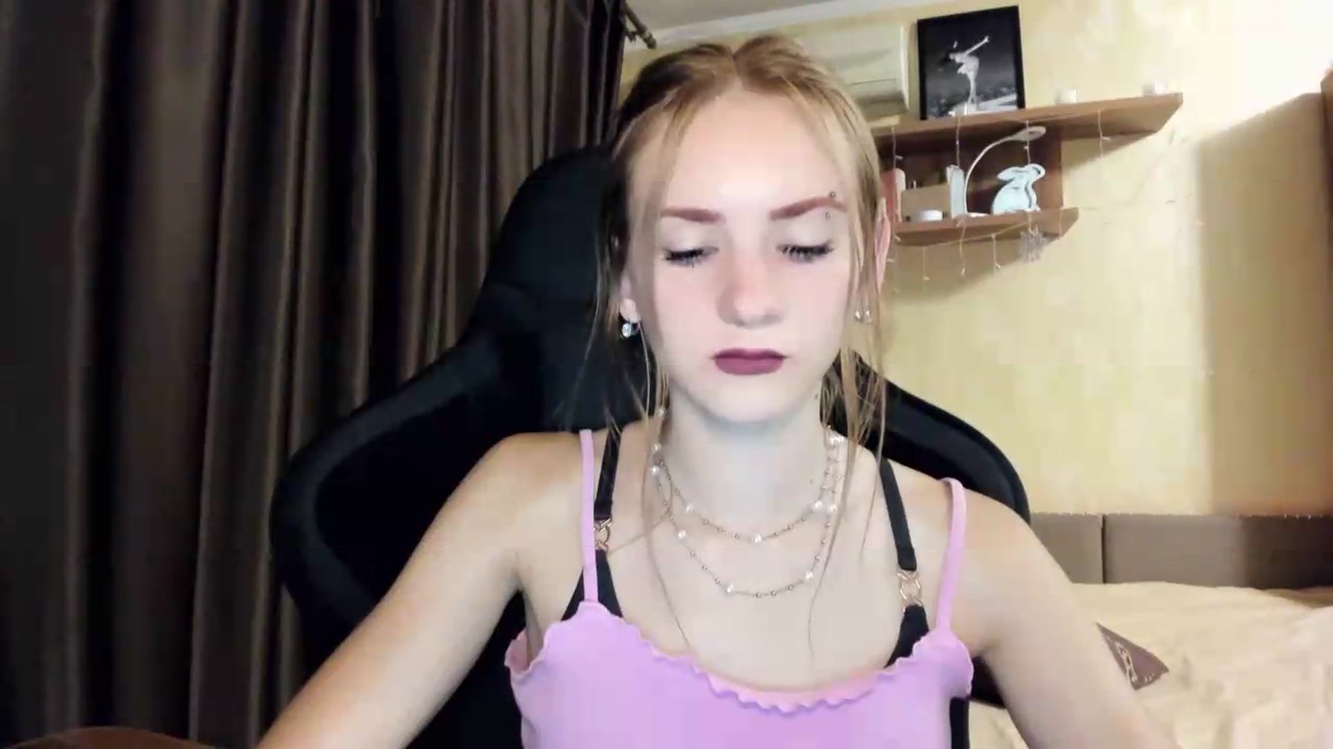 Gallery image thumbnail from Madison_Burke's myfreecams stream on, 08/06/2026, 24:26 image 3 of 20