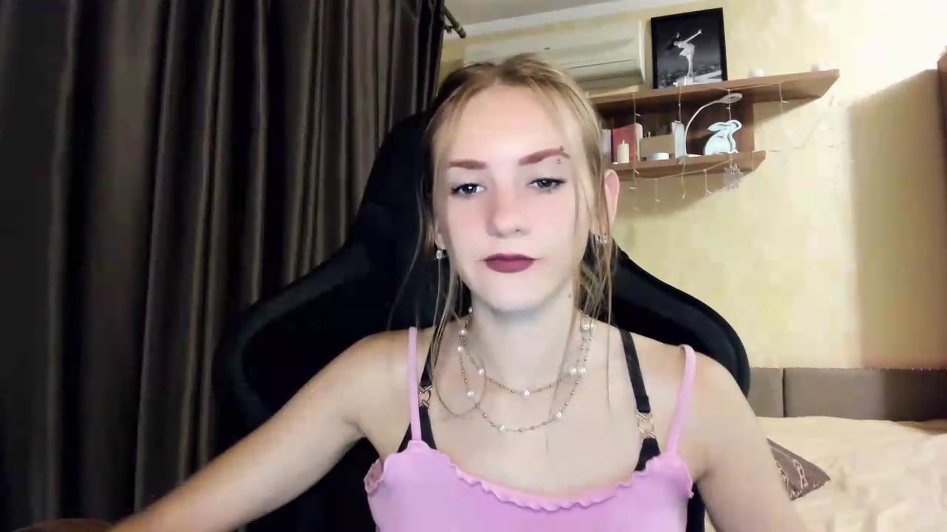 Gallery image thumbnail from Madison_Burke's myfreecams stream on, 08/06/2026, 24:26 image 9 of 20