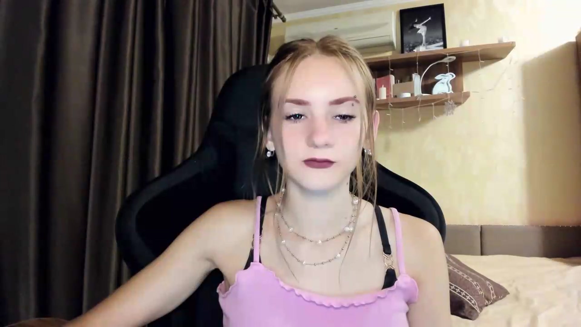 Gallery image thumbnail from Madison_Burke's myfreecams stream on, 08/06/2026, 24:26 image 14 of 20