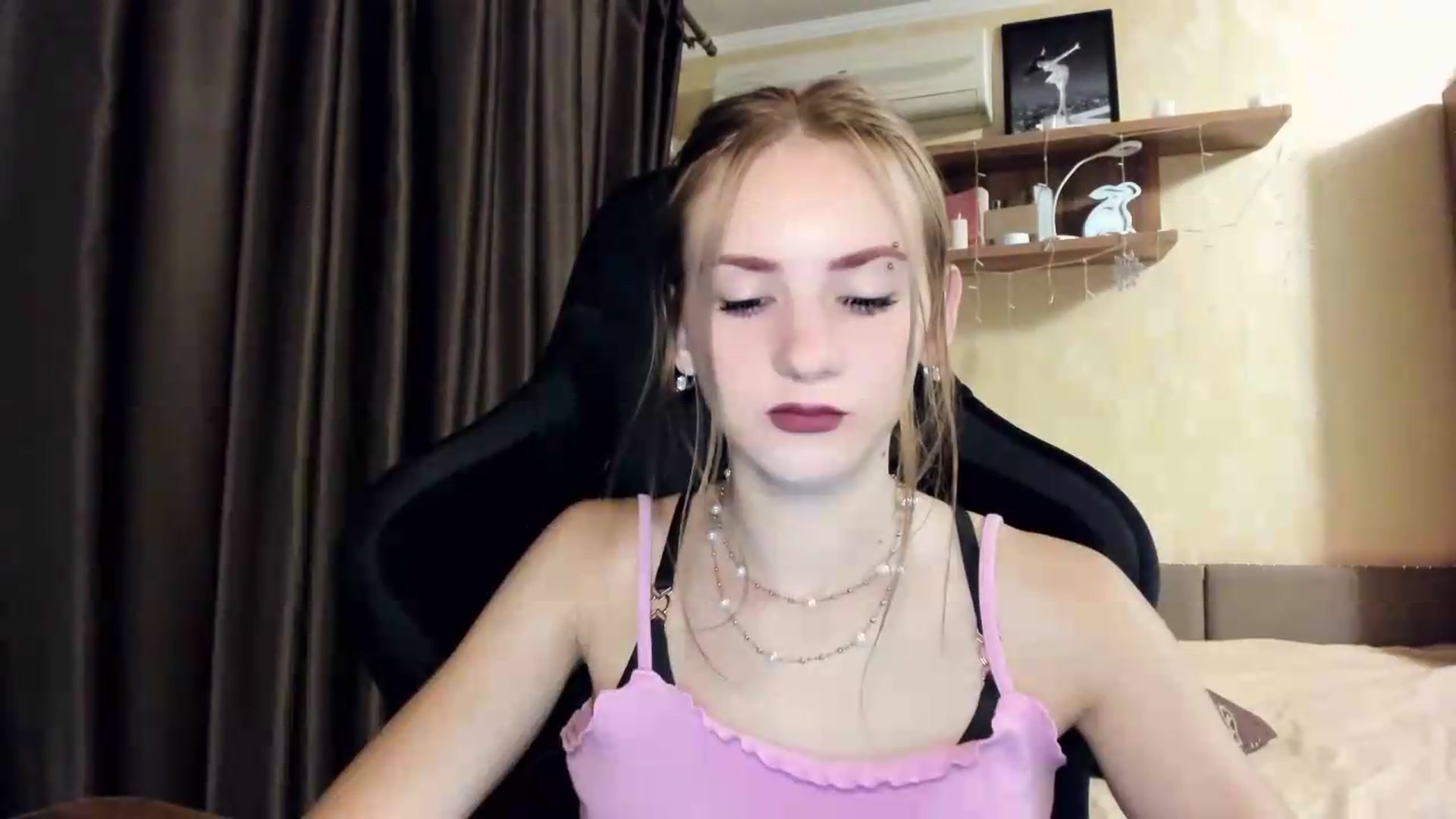 Gallery image thumbnail from Madison_Burke's myfreecams stream on, 08/06/2026, 24:26 image 11 of 20