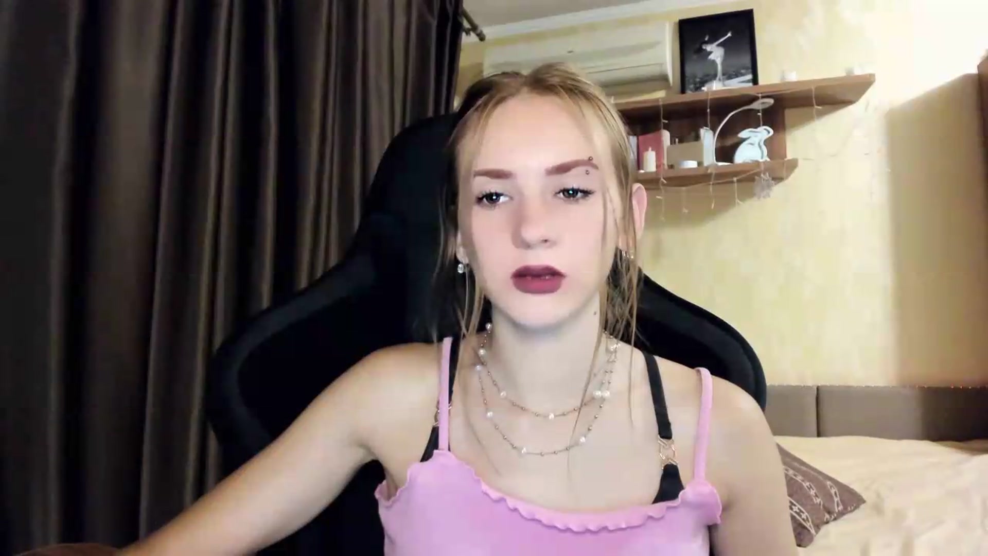 Gallery image thumbnail from Madison_Burke's myfreecams stream on, 08/06/2026, 24:26 image 17 of 20
