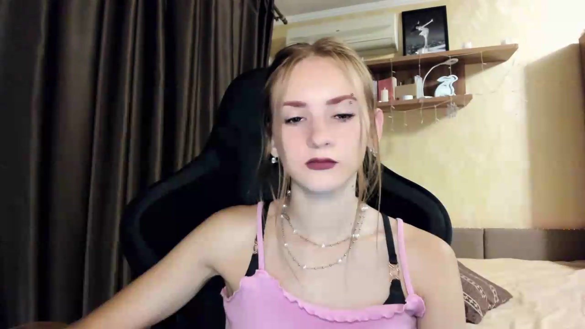 Gallery image thumbnail from Madison_Burke's myfreecams stream on, 08/06/2026, 24:26 image 20 of 20