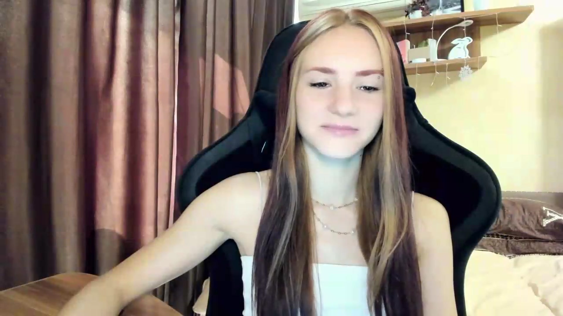 Gallery image thumbnail from Madison_Burke's myfreecams stream on, 08/06/2026, 13:03 image 15 of 20