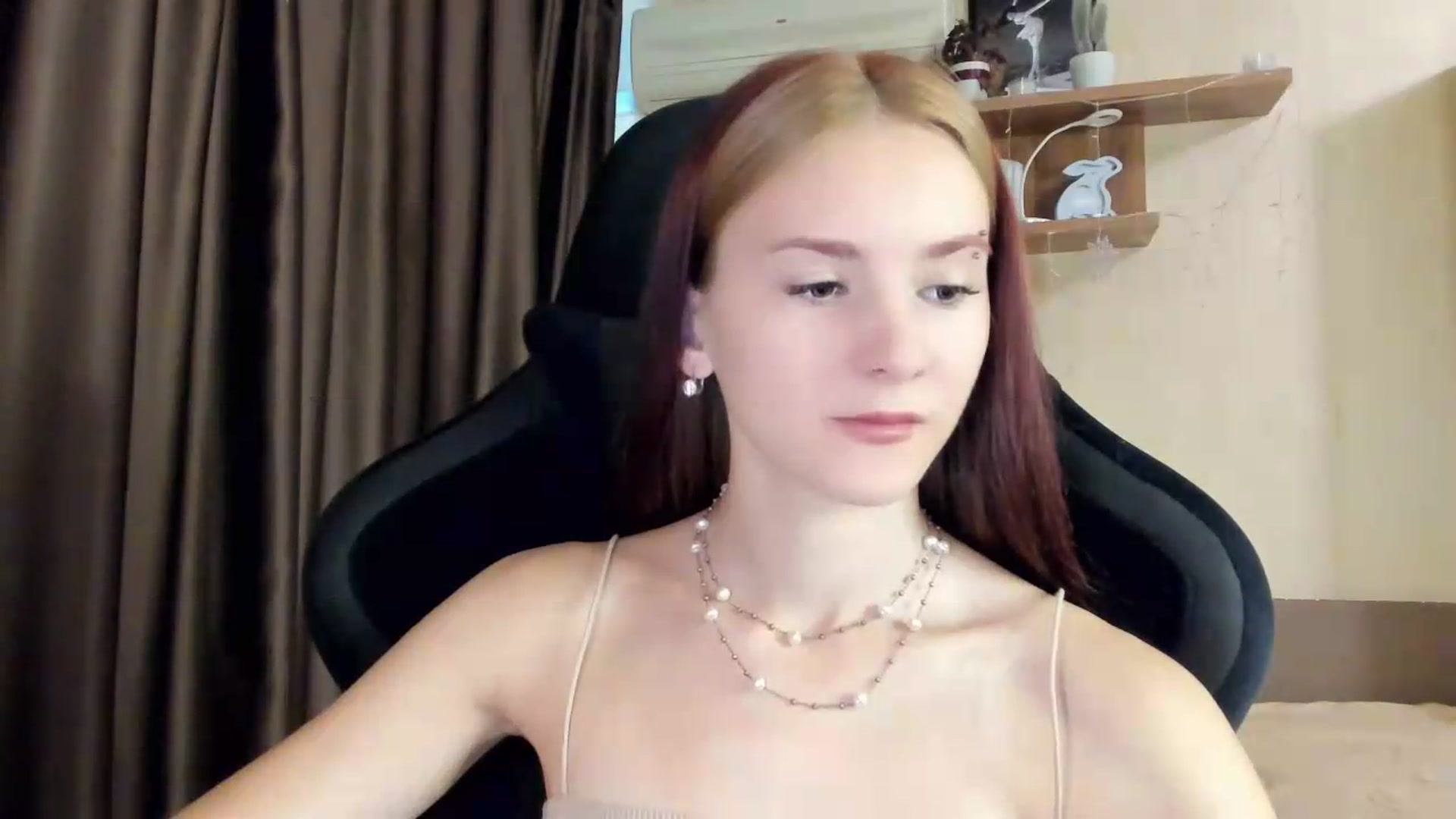 Gallery image thumbnail from Madison_Burke's myfreecams stream on, 08/11/2026, 16:32 image 9 of 20