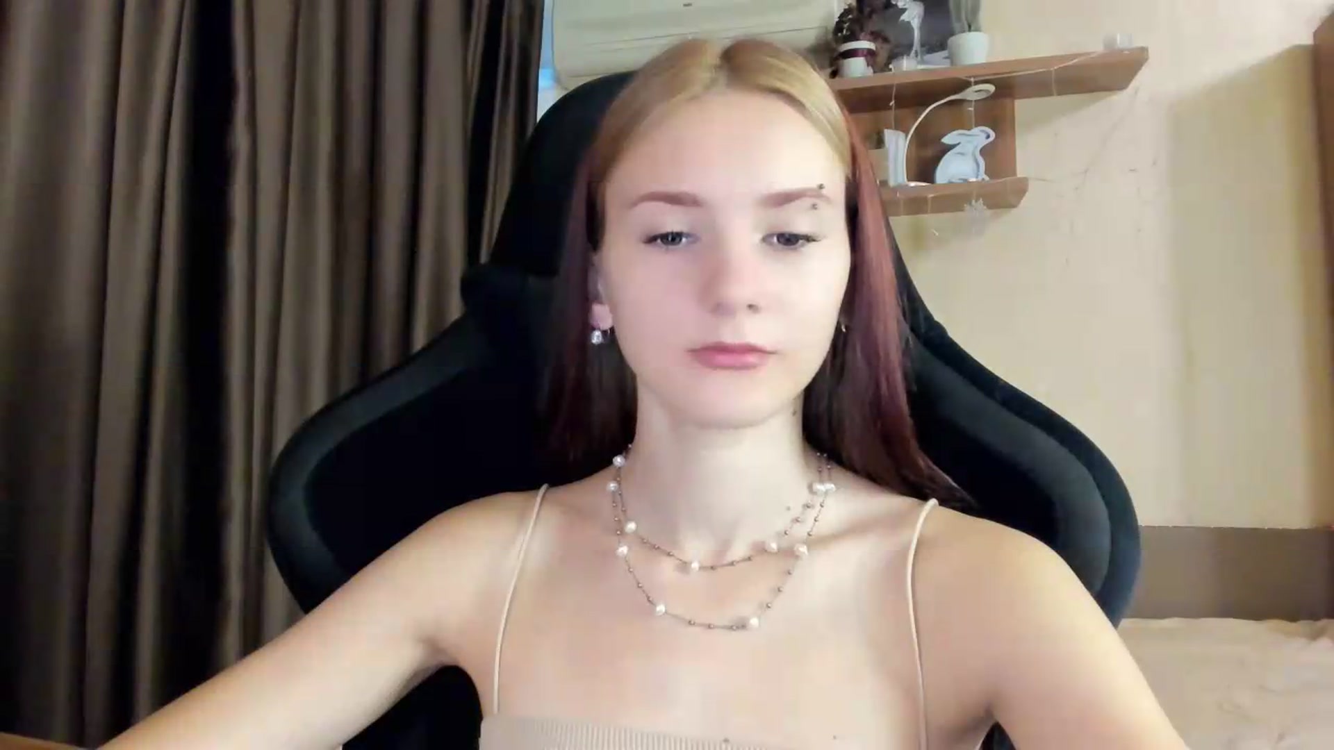 Gallery image thumbnail from Madison_Burke's myfreecams stream on, 08/11/2026, 16:32 image 17 of 20