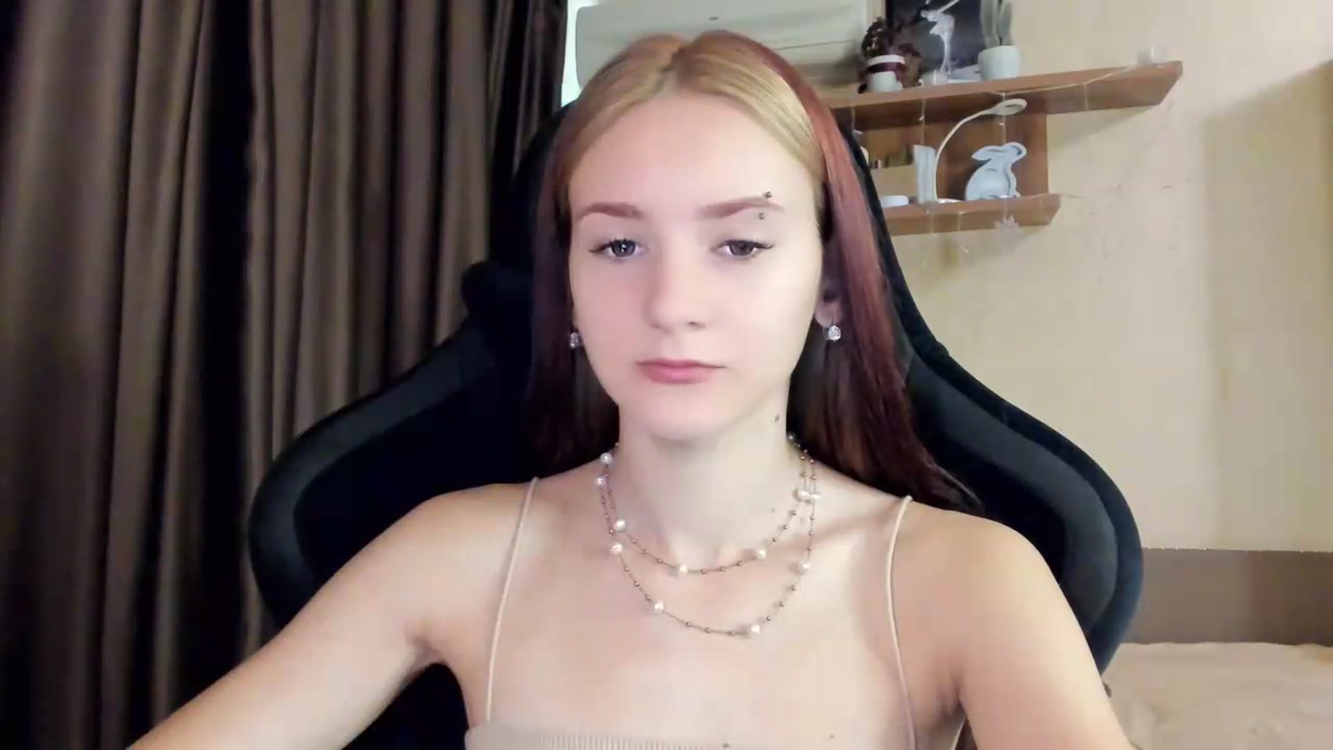 Gallery image thumbnail from Madison_Burke's myfreecams stream on, 08/11/2026, 16:32 image 4 of 20