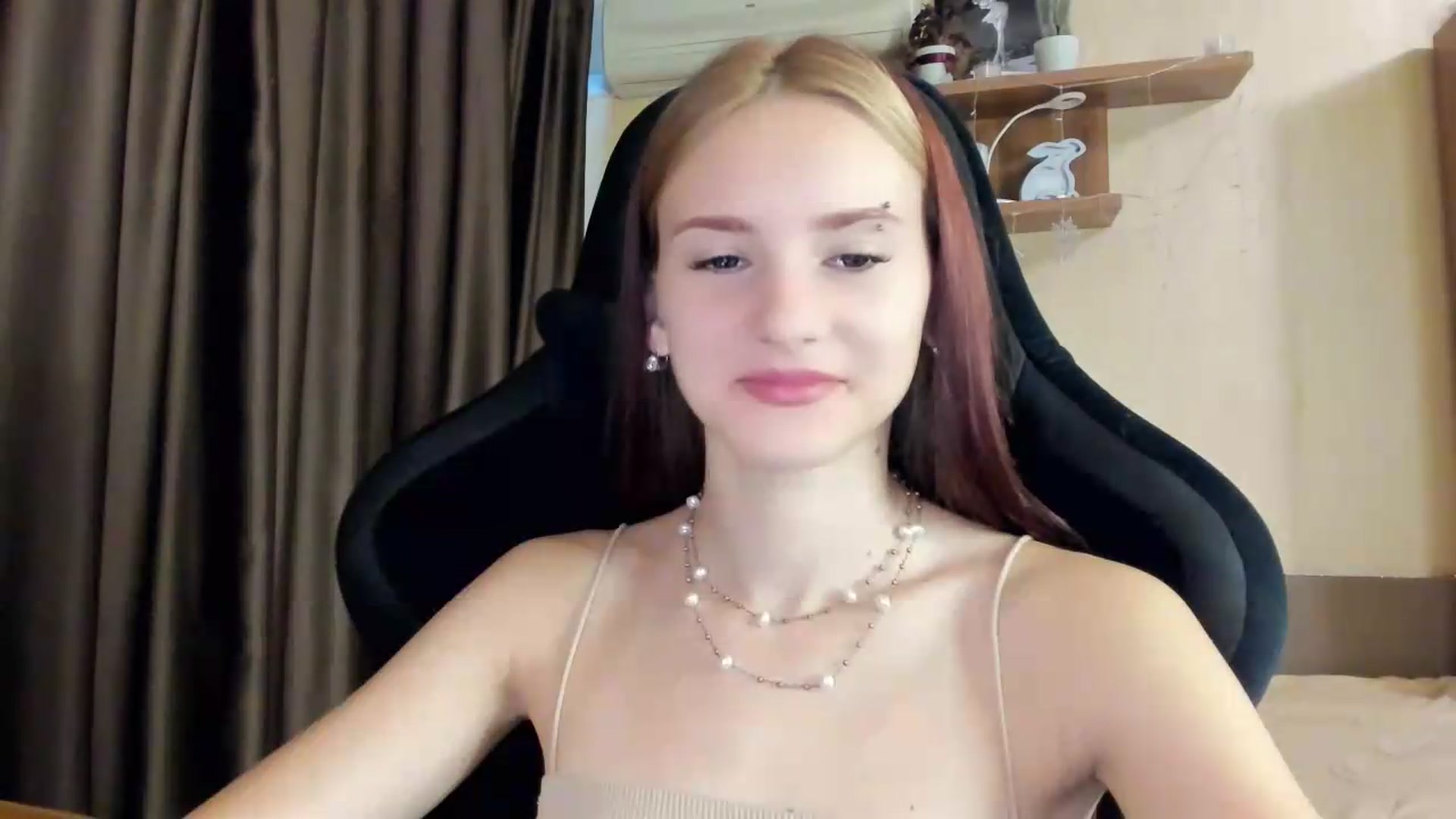 Gallery image thumbnail from Madison_Burke's myfreecams stream on, 08/11/2026, 16:32 image 20 of 20