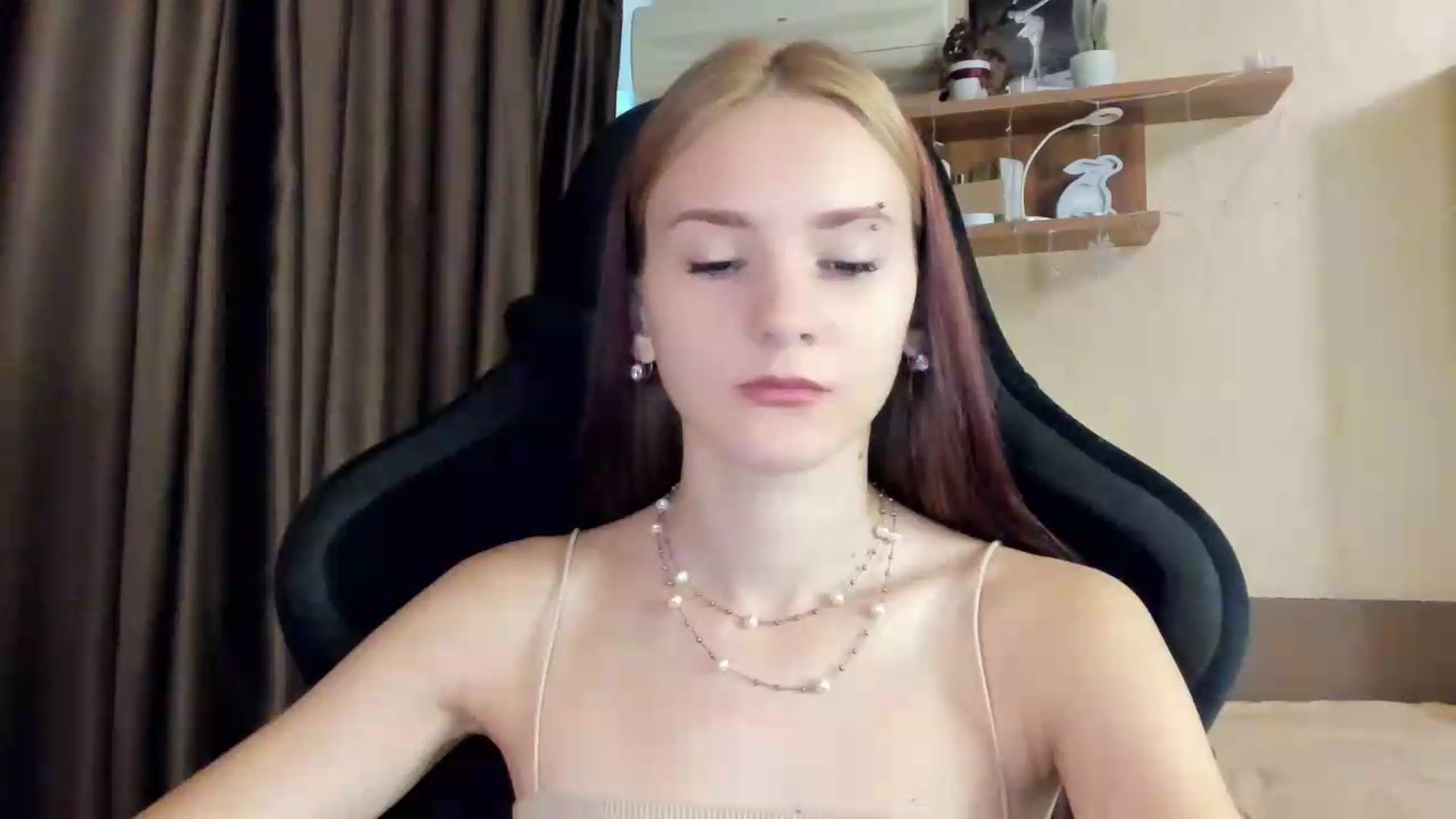 Gallery image thumbnail from Madison_Burke's myfreecams stream on, 08/11/2026, 16:32 image 7 of 20