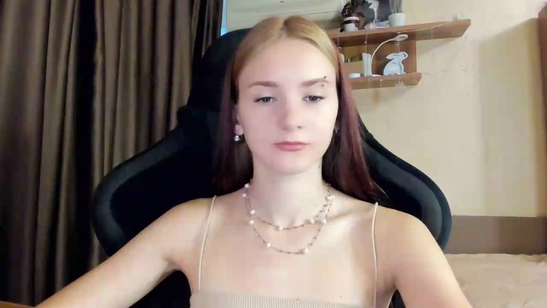 Gallery image thumbnail from Madison_Burke's myfreecams stream on, 08/11/2026, 16:32 image 14 of 20