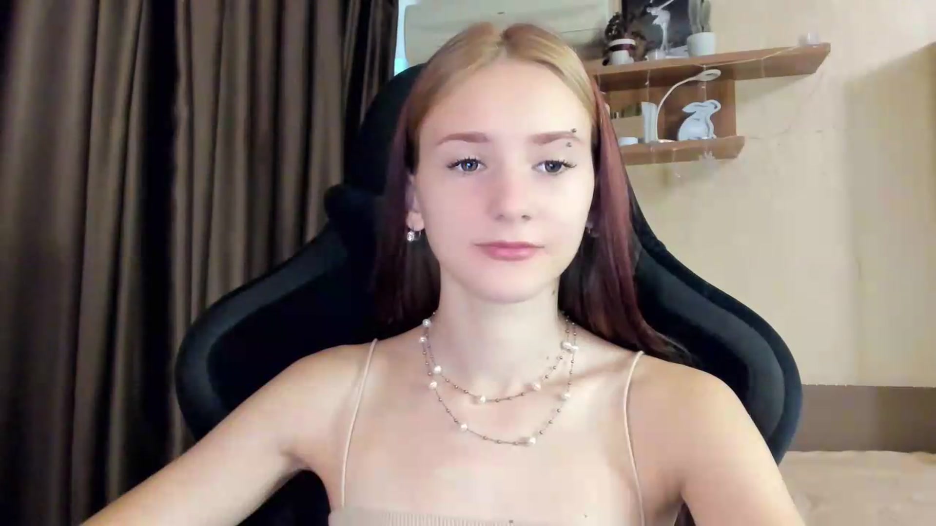 Gallery image thumbnail from Madison_Burke's myfreecams stream on, 08/11/2026, 16:32 image 5 of 20