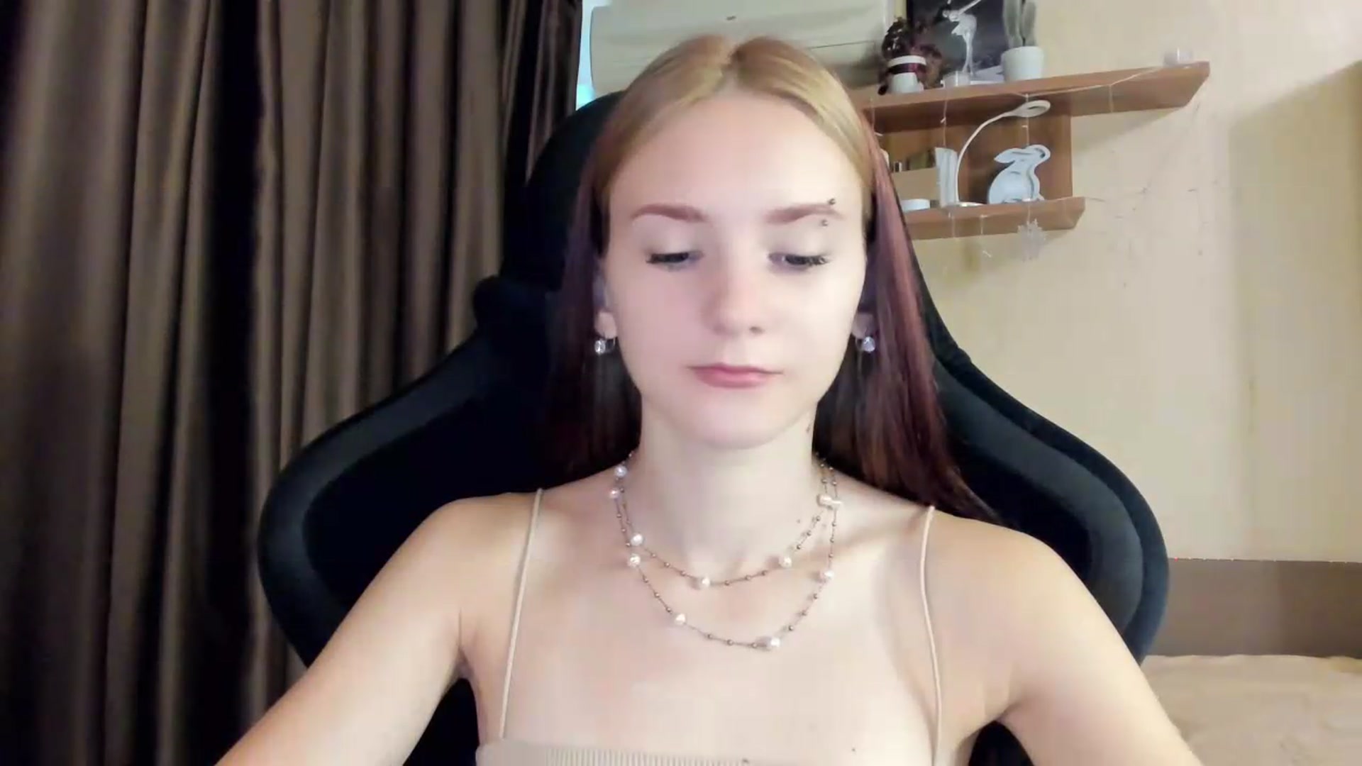 Gallery image thumbnail from Madison_Burke's myfreecams stream on, 08/11/2026, 16:32 image 6 of 20