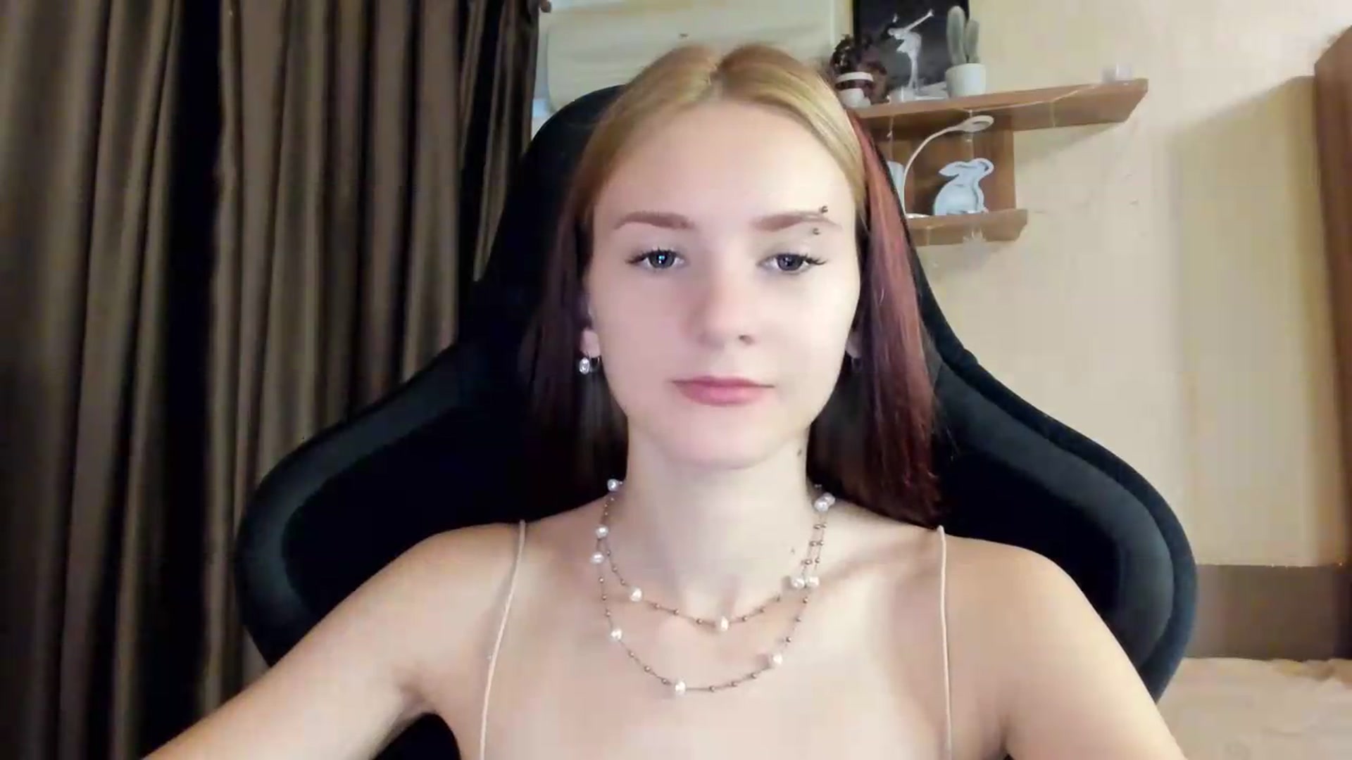 Gallery image thumbnail from Madison_Burke's myfreecams stream on, 08/11/2026, 17:19 image 5 of 20