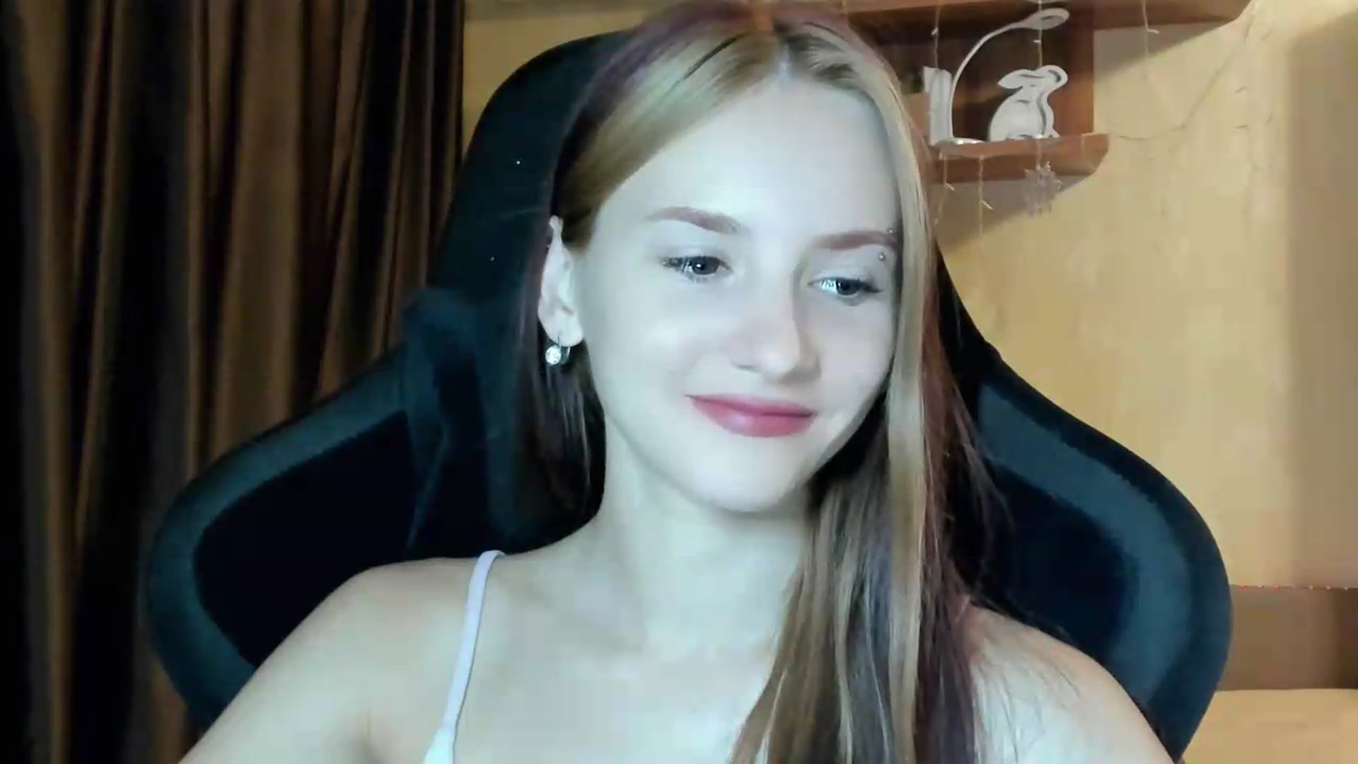 Gallery image thumbnail from Madison_Burke's myfreecams stream on, 08/13/2026, 22:59 image 17 of 20
