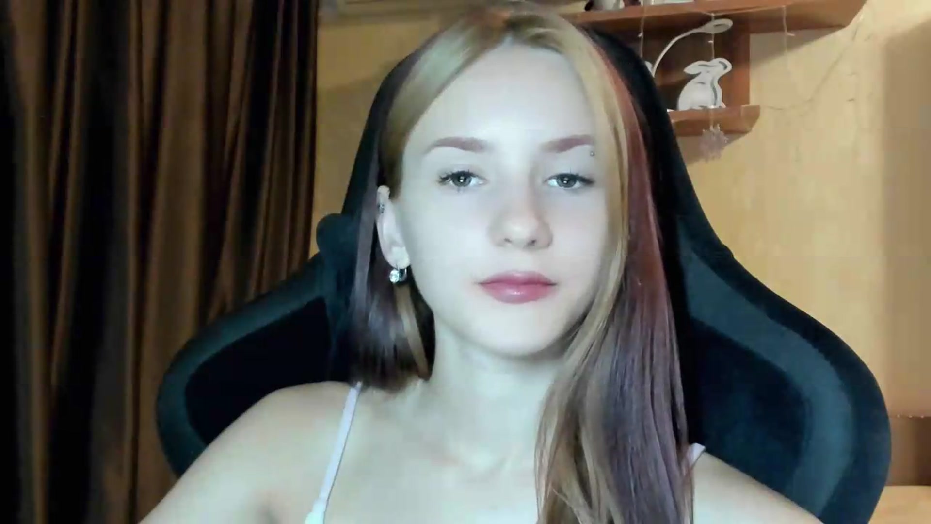 Gallery image thumbnail from Madison_Burke's myfreecams stream on, 08/13/2026, 22:59 image 6 of 20