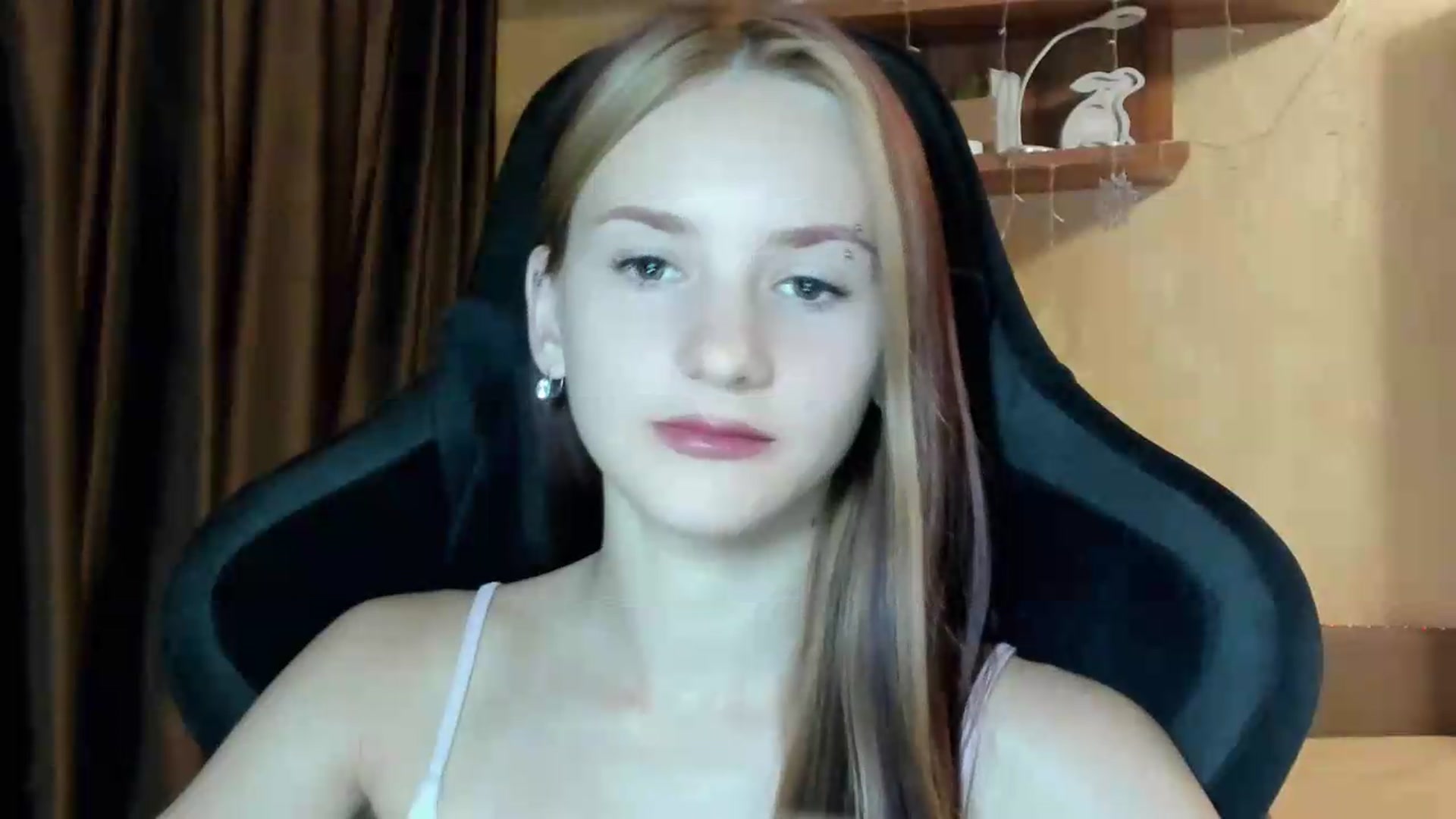 Gallery image thumbnail from Madison_Burke's myfreecams stream on, 08/13/2026, 22:59 image 9 of 20