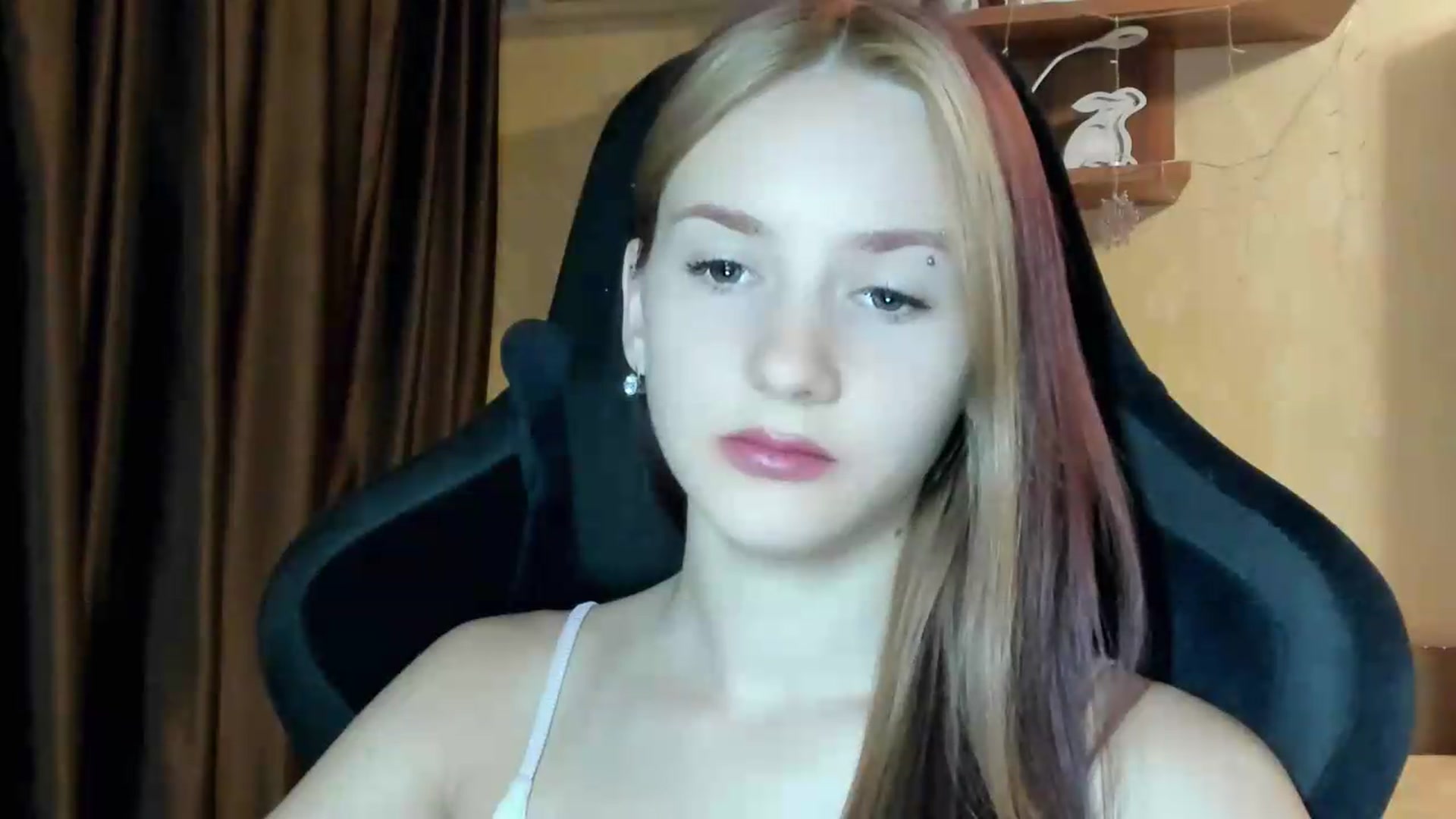 Gallery image thumbnail from Madison_Burke's myfreecams stream on, 08/13/2026, 22:59 image 4 of 20