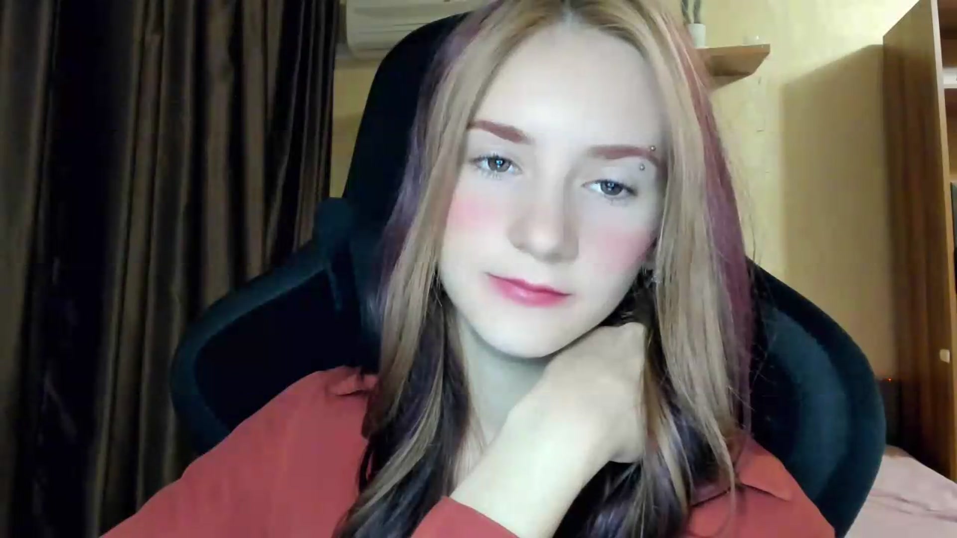 Gallery image thumbnail from Madison_Burke's myfreecams stream on, 08/19/2026, 01:38 image 2 of 20
