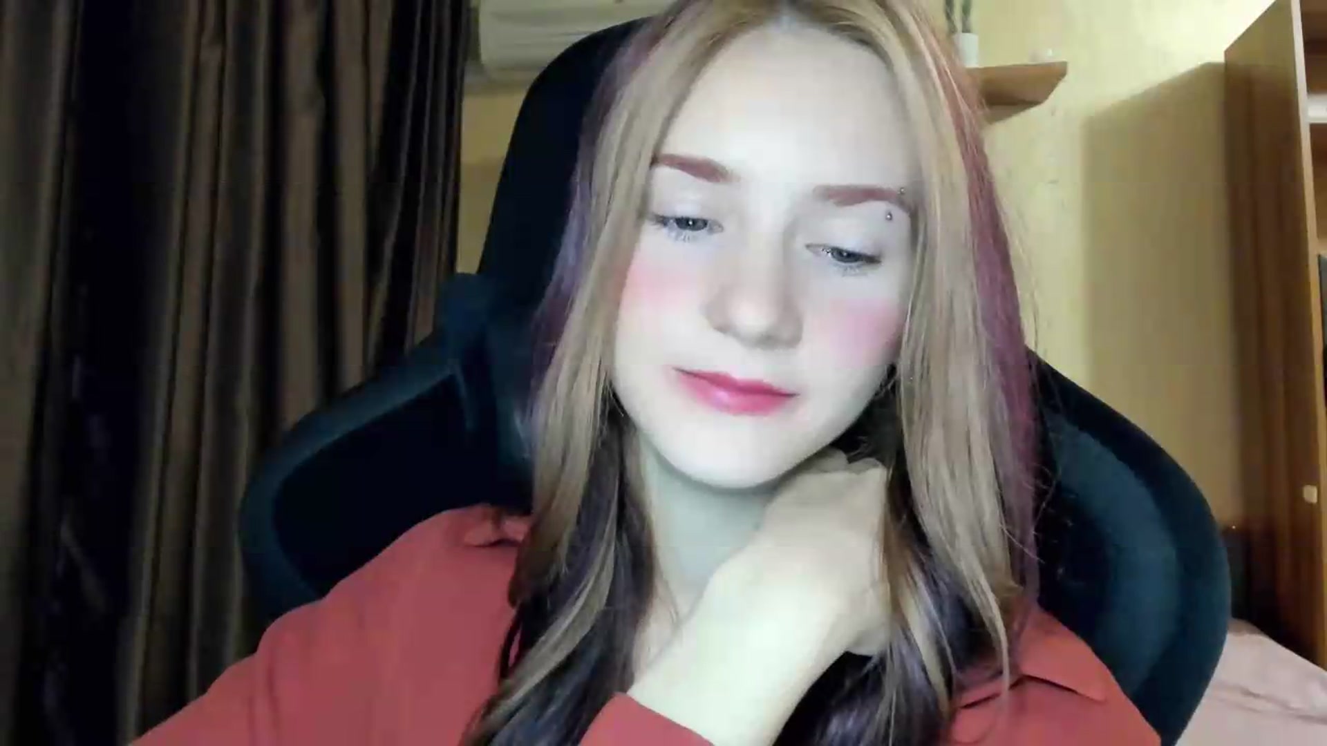 Gallery image thumbnail from Madison_Burke's myfreecams stream on, 08/19/2026, 01:38 image 7 of 20