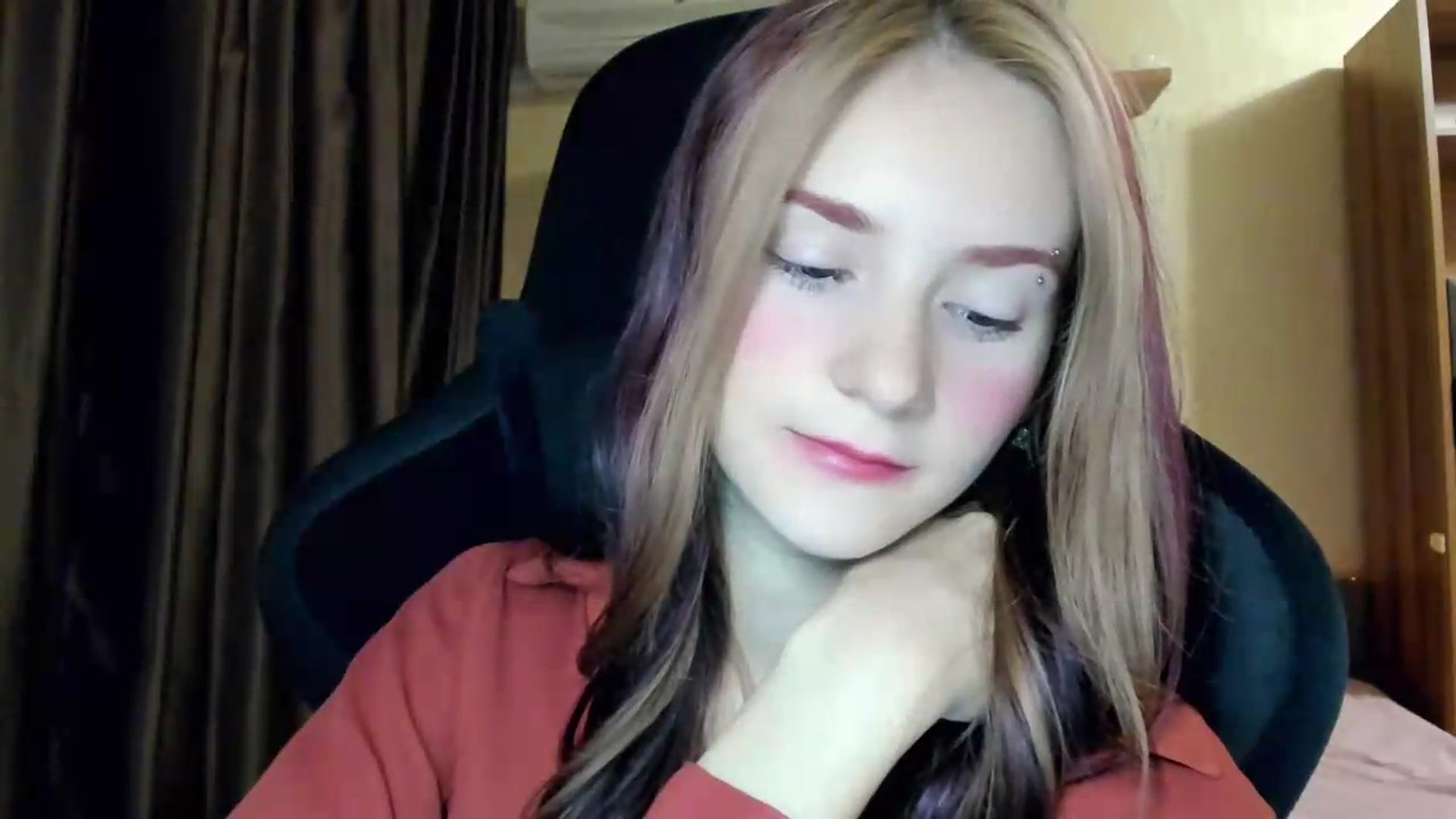 Gallery image thumbnail from Madison_Burke's myfreecams stream on, 08/19/2026, 01:38 image 5 of 20