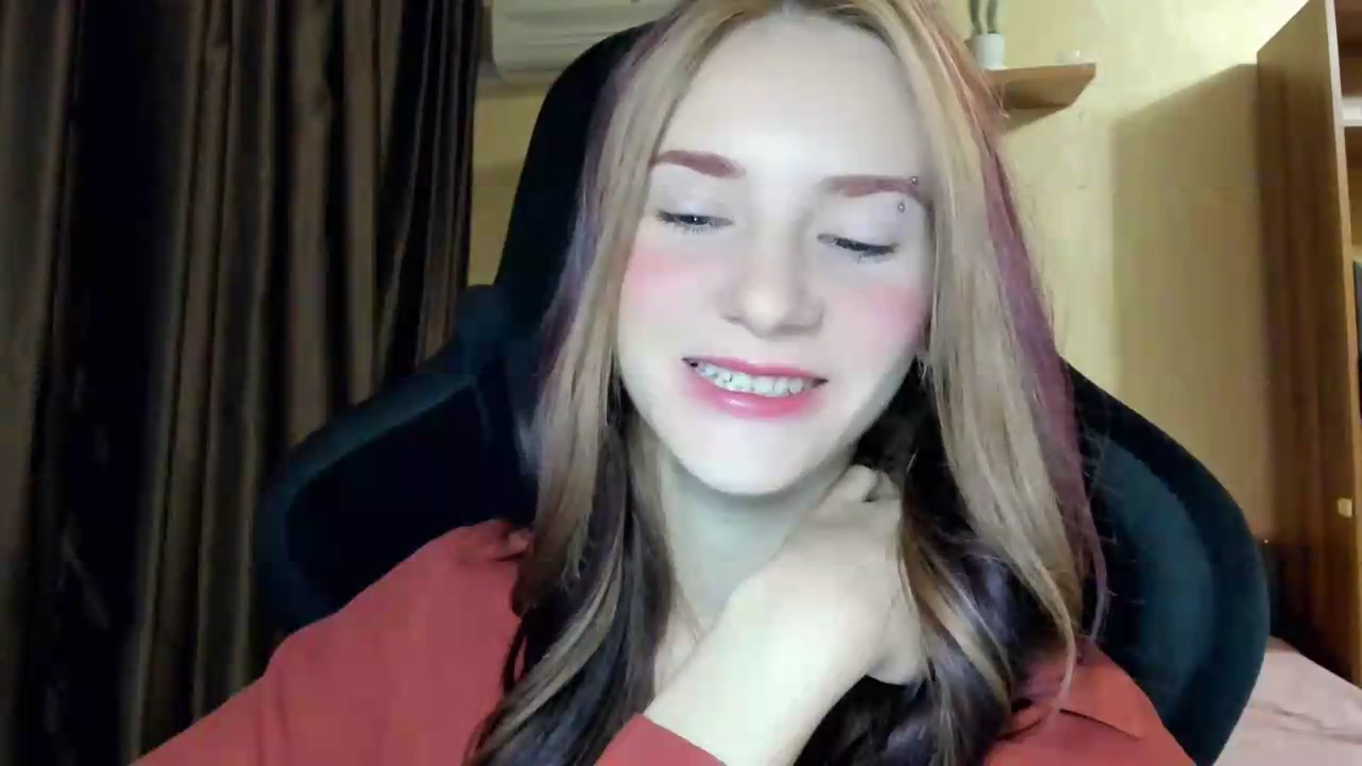 Gallery image thumbnail from Madison_Burke's myfreecams stream on, 08/19/2026, 01:38 image 12 of 20