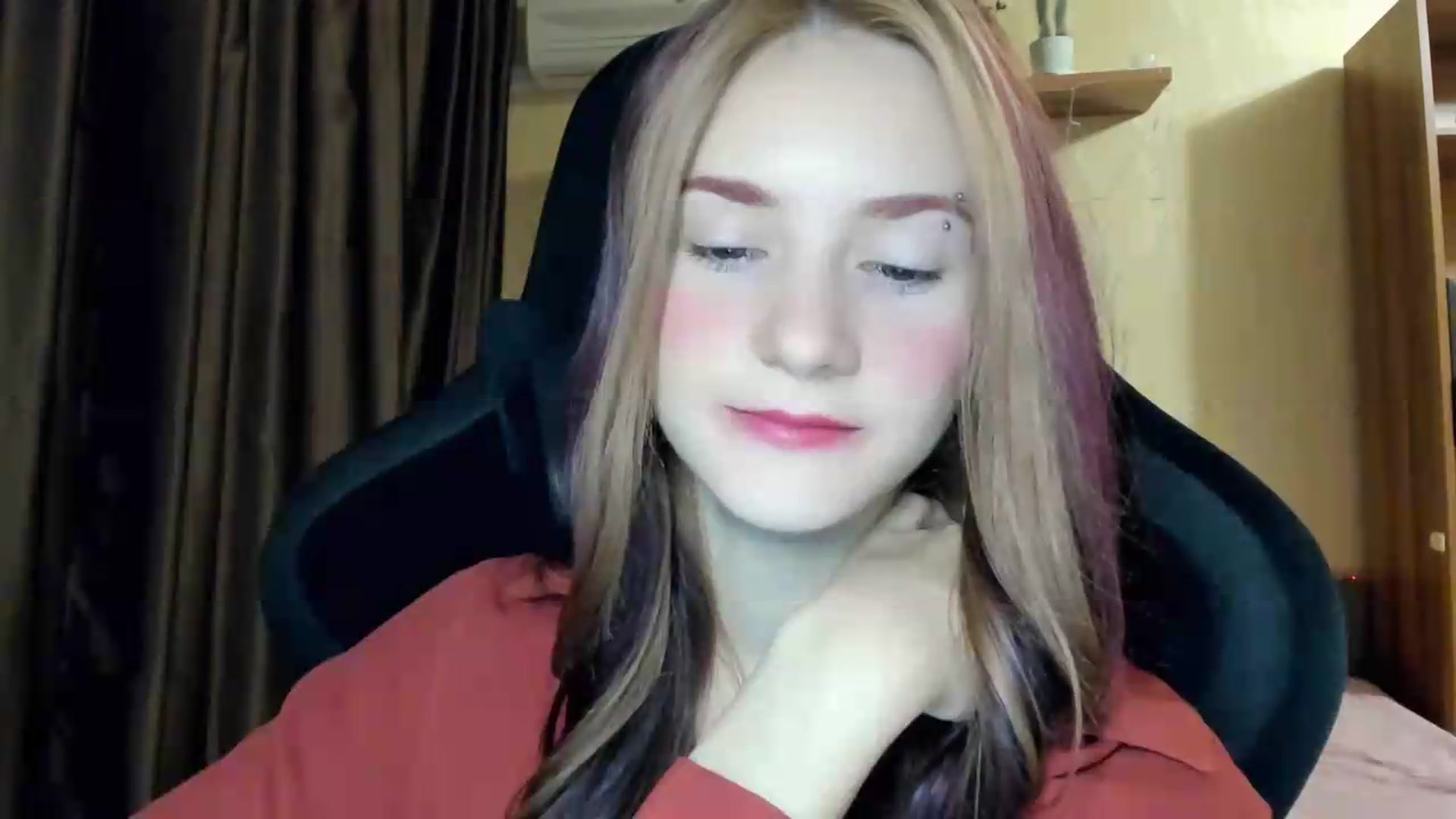 Gallery image thumbnail from Madison_Burke's myfreecams stream on, 08/19/2026, 01:38 image 11 of 20