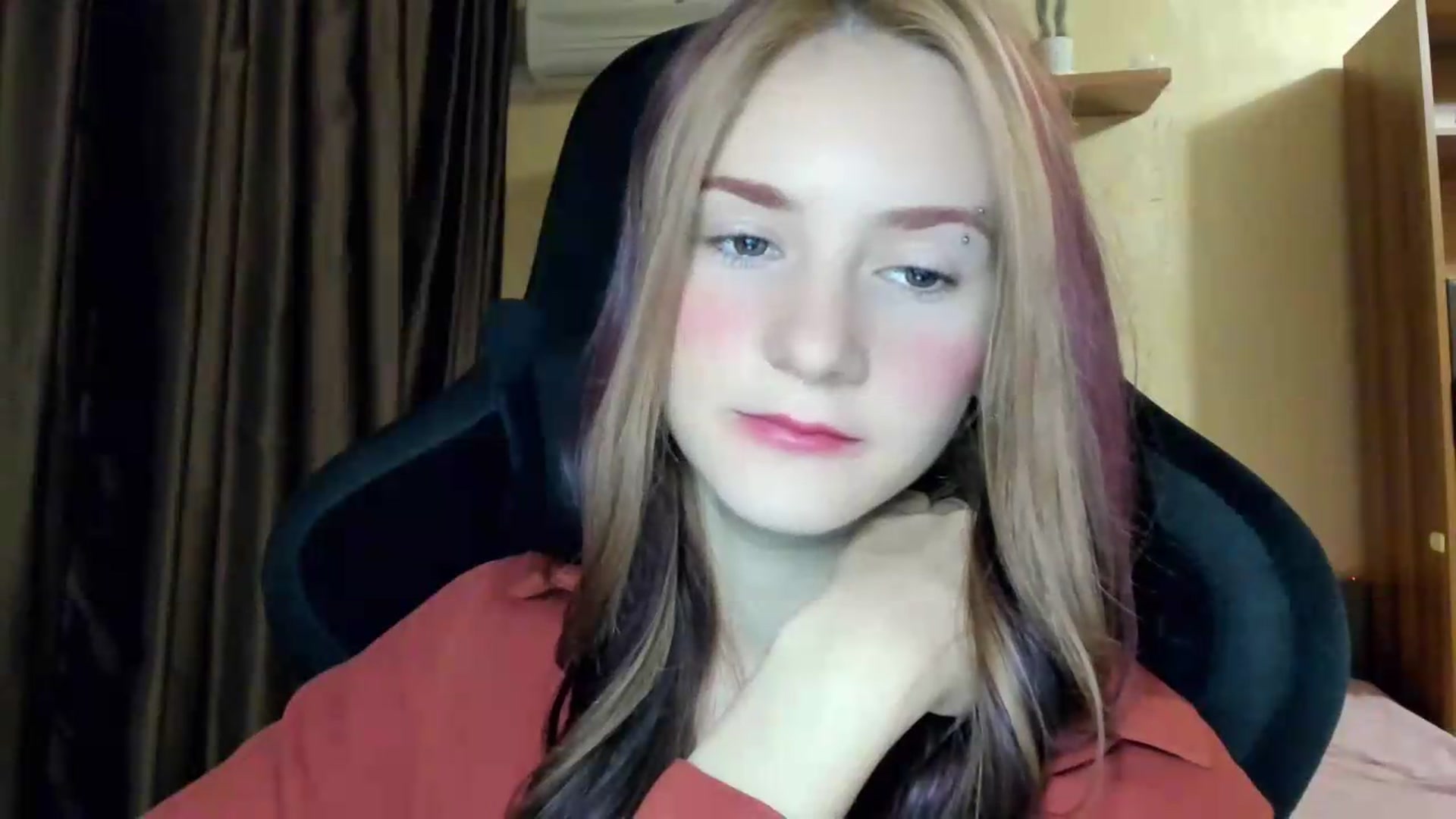 Gallery image thumbnail from Madison_Burke's myfreecams stream on, 08/19/2026, 01:38 image 6 of 20