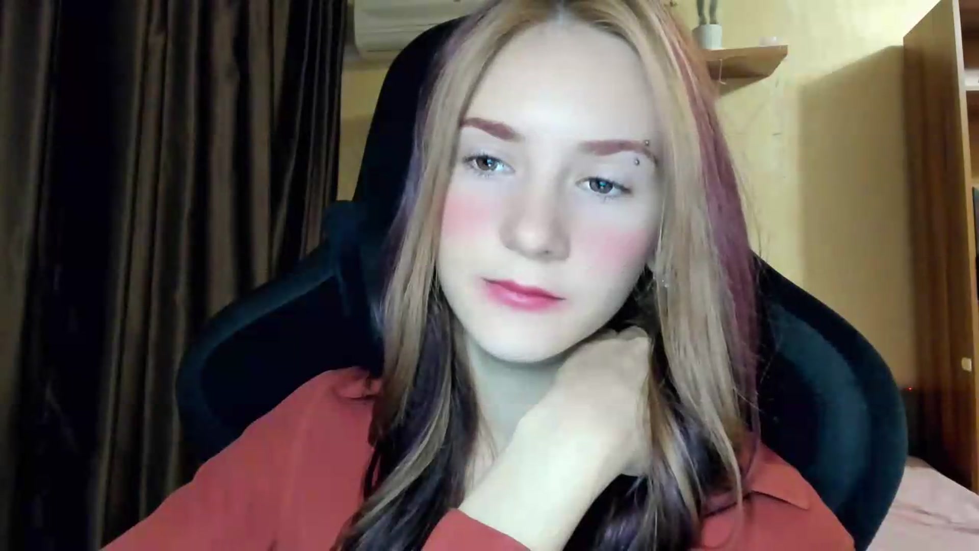 Gallery image thumbnail from Madison_Burke's myfreecams stream on, 08/19/2026, 01:38 image 3 of 20