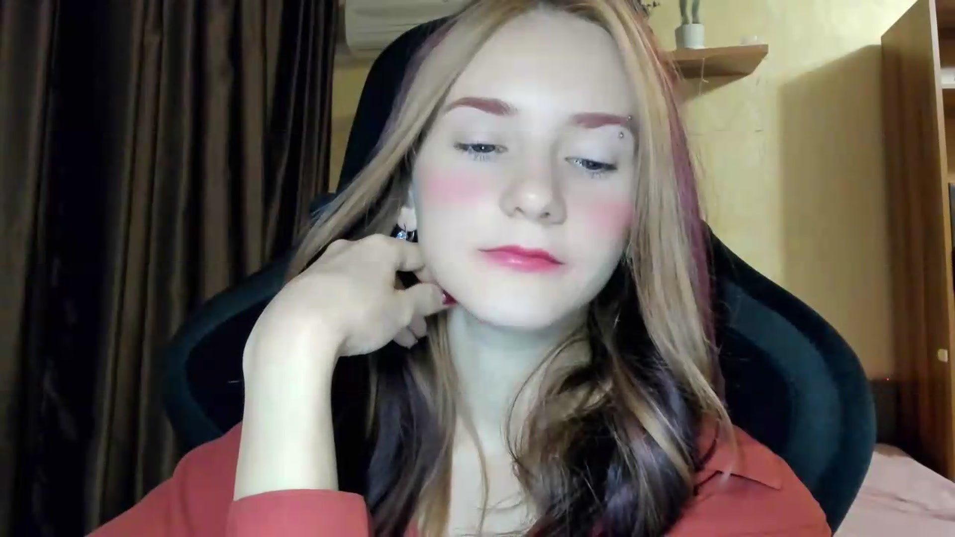 Gallery image thumbnail from Madison_Burke's myfreecams stream on, 08/19/2026, 01:38 image 18 of 20