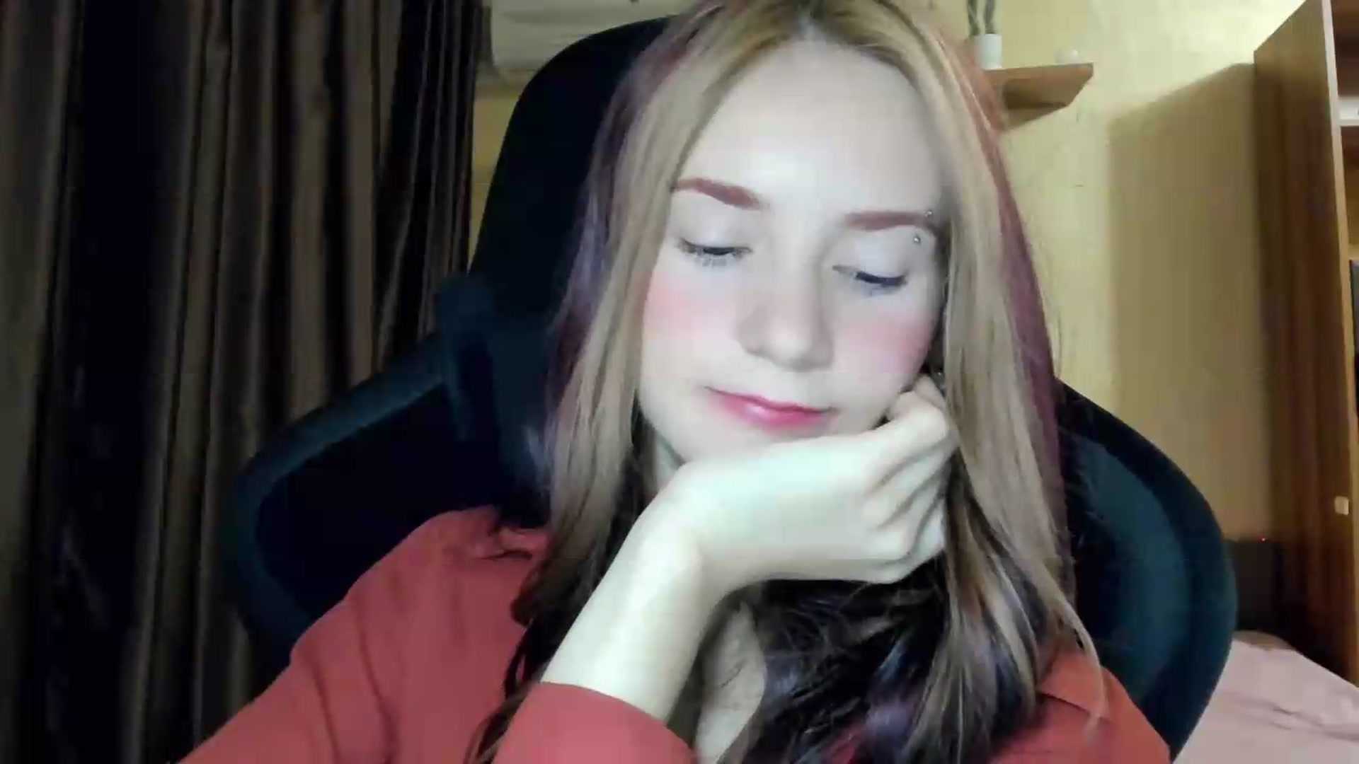 Gallery image thumbnail from Madison_Burke's myfreecams stream on, 08/19/2026, 01:38 image 17 of 20