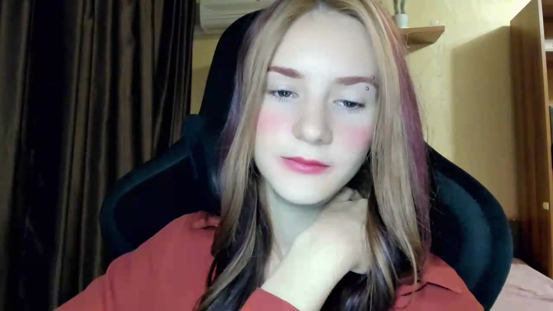Gallery image thumbnail from Madison_Burke's myfreecams stream on, 08/19/2026, 01:38 image 8 of 20