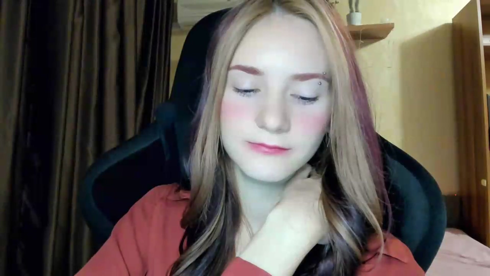 Gallery image thumbnail from Madison_Burke's myfreecams stream on, 08/19/2026, 01:38 image 16 of 20