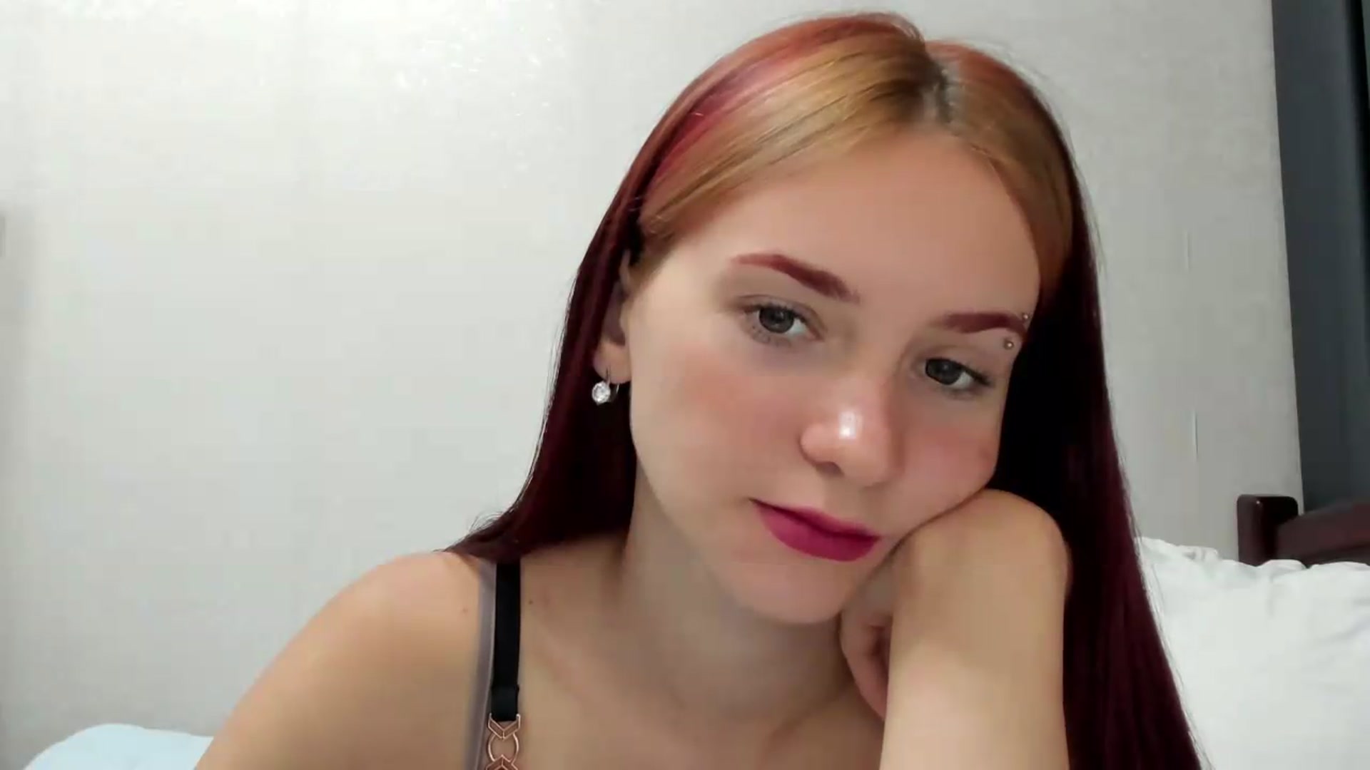 Gallery image thumbnail from Madison_Burke's myfreecams stream on, 08/21/2026, 22:05 image 18 of 20