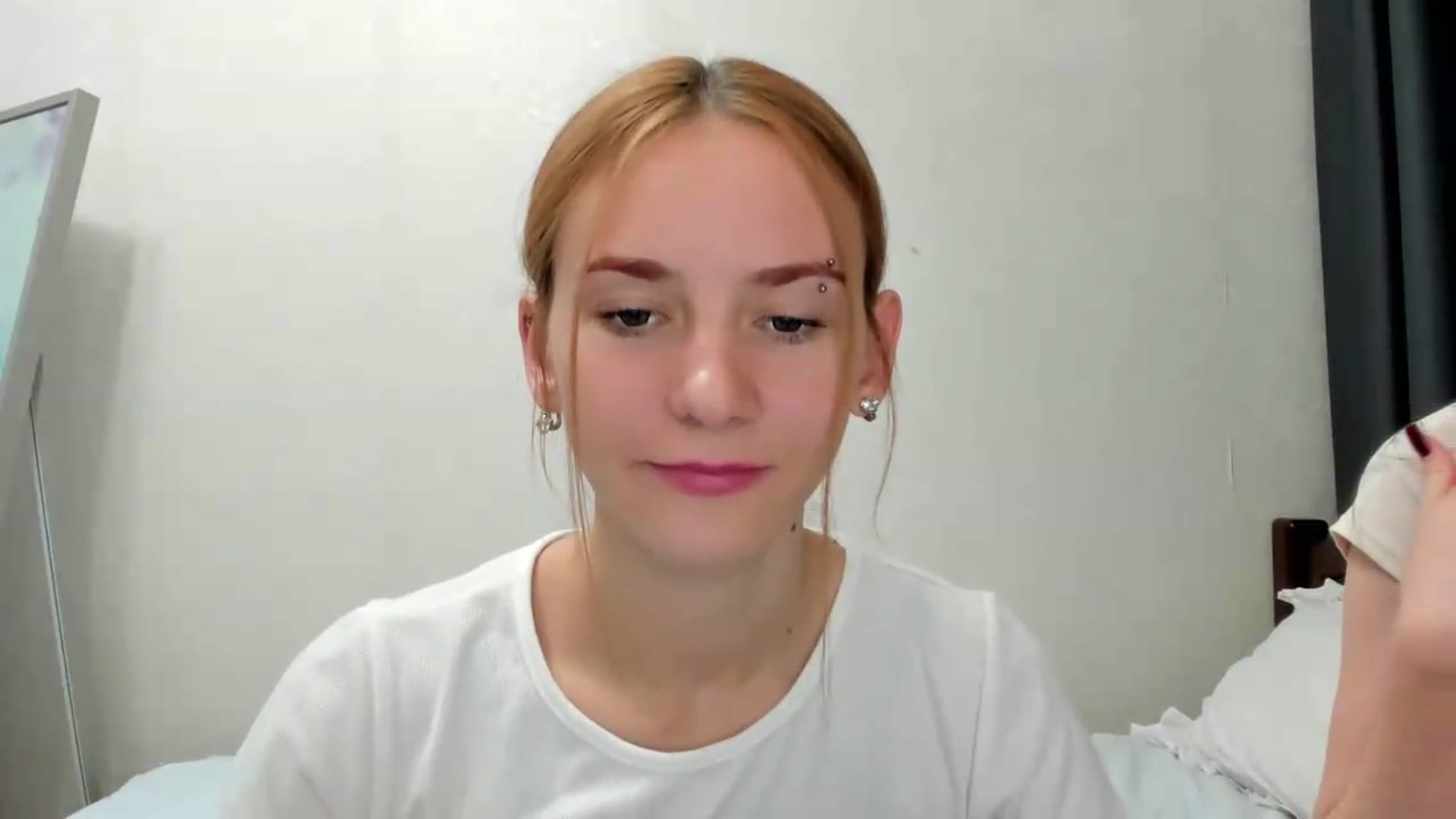 Gallery image thumbnail from Madison_Burke's myfreecams stream on, 08/28/2026, 24:19 image 16 of 20