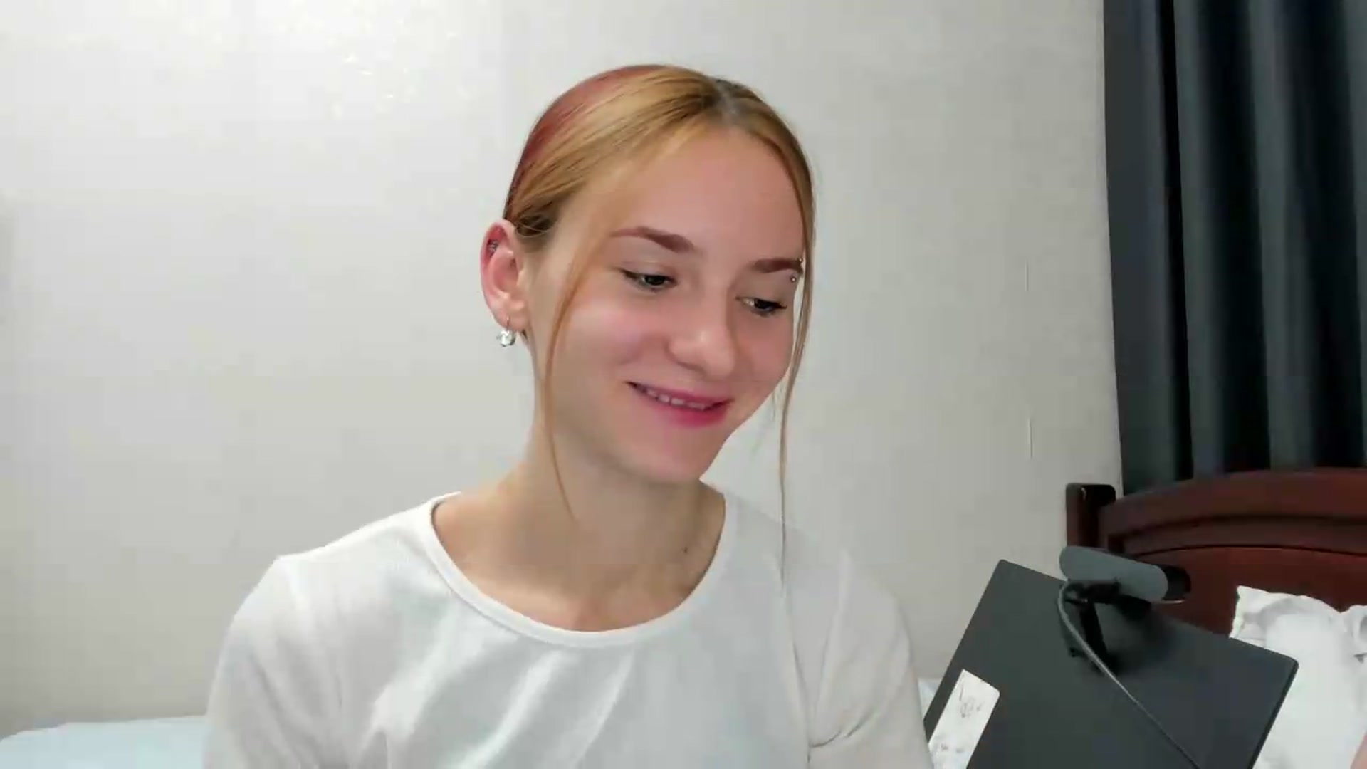 Gallery image thumbnail from Madison_Burke's myfreecams stream on, 08/28/2026, 24:19 image 5 of 20
