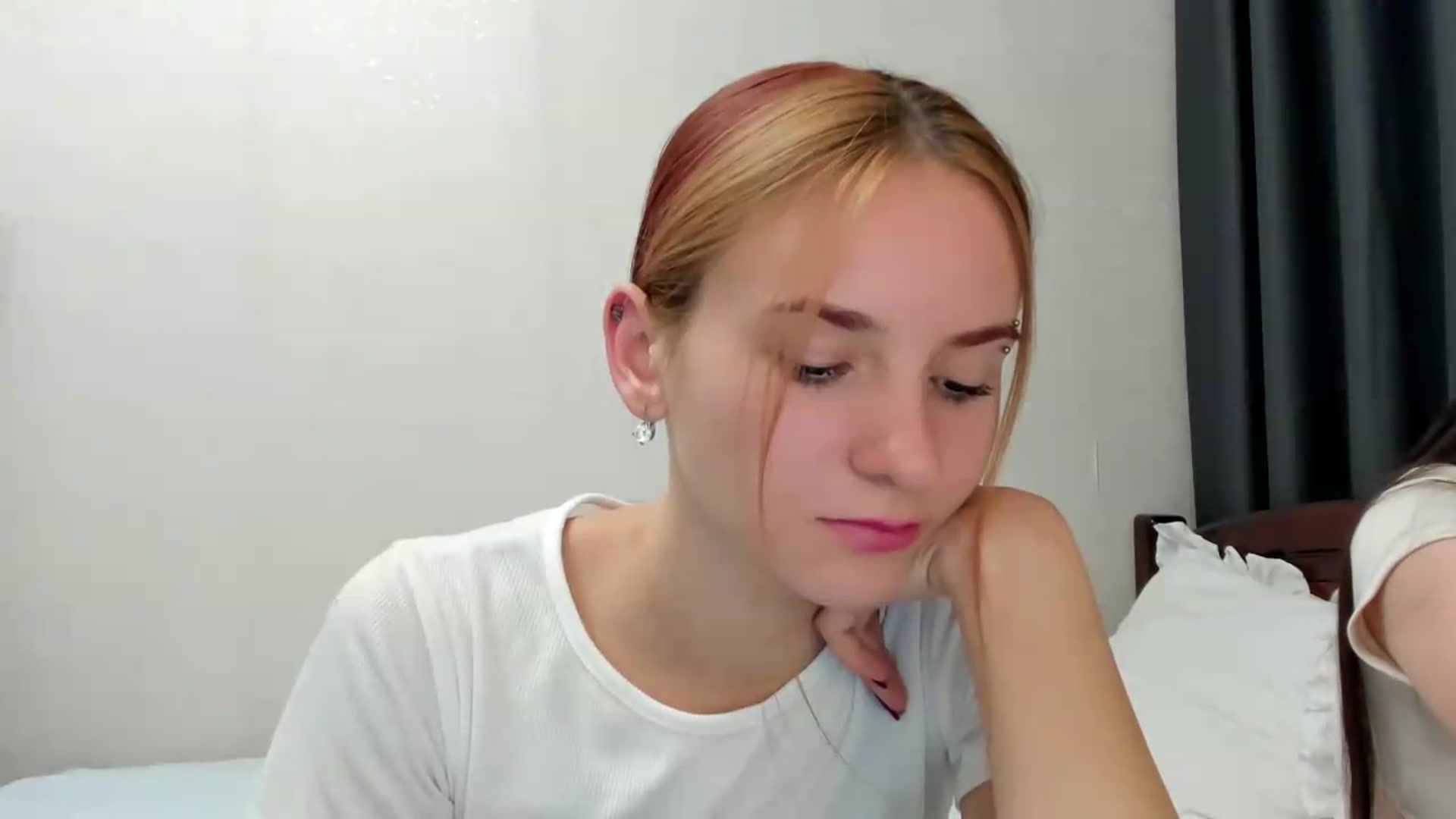 Gallery image thumbnail from Madison_Burke's myfreecams stream on, 08/28/2026, 24:19 image 4 of 20