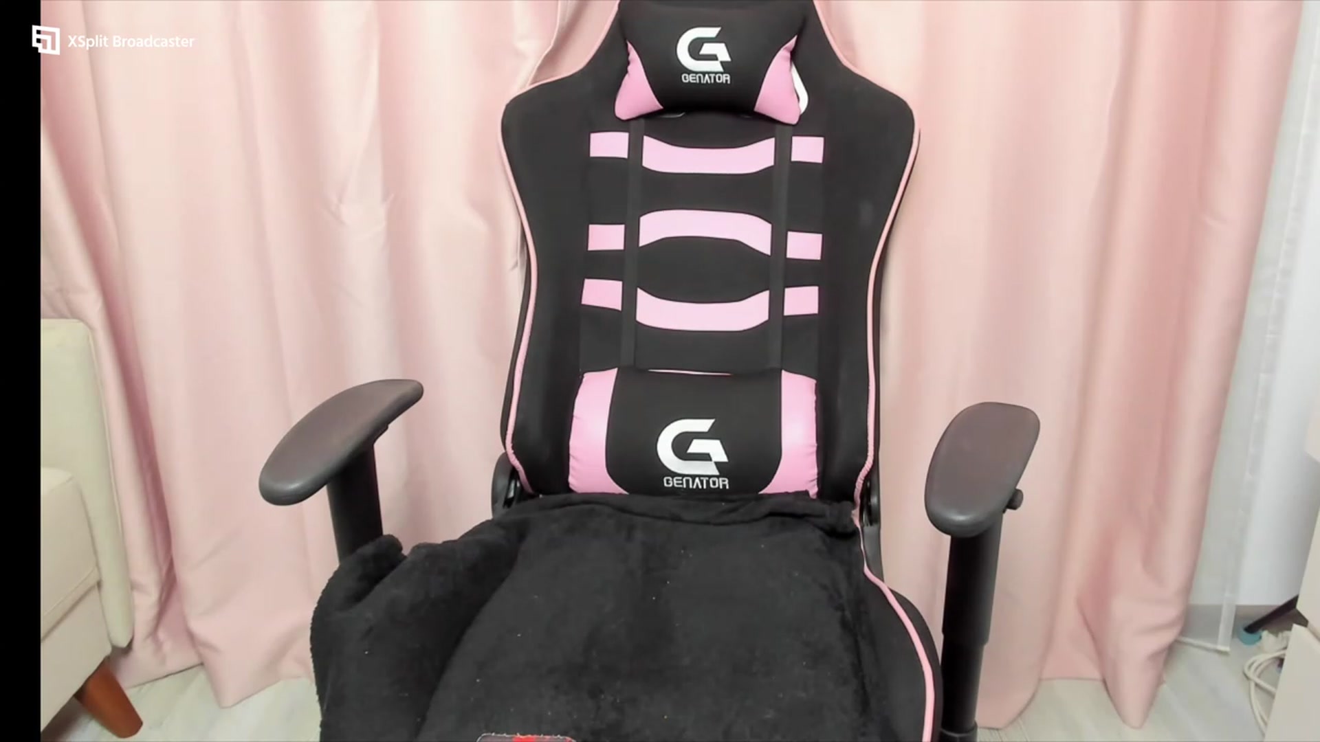 Gallery image thumbnail from Madison_Royal's myfreecams stream on, 03/07/2023, 16:08 image 9 of 20