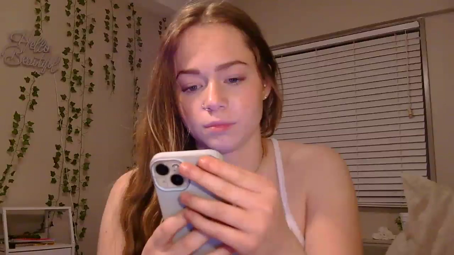 Gallery image thumbnail from Madisonfoxx69's myfreecams stream on, 12/31/2024, 03:38 image 13 of 20