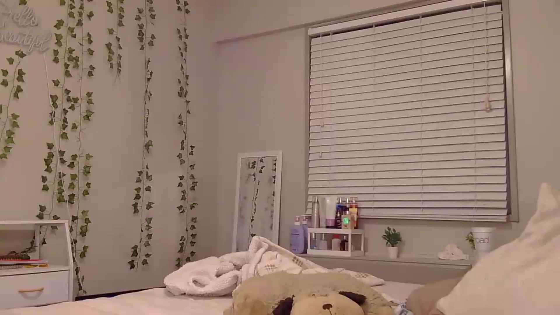 Gallery image thumbnail from Madisonfoxx69's myfreecams stream on, 12/31/2024, 03:38 image 10 of 20