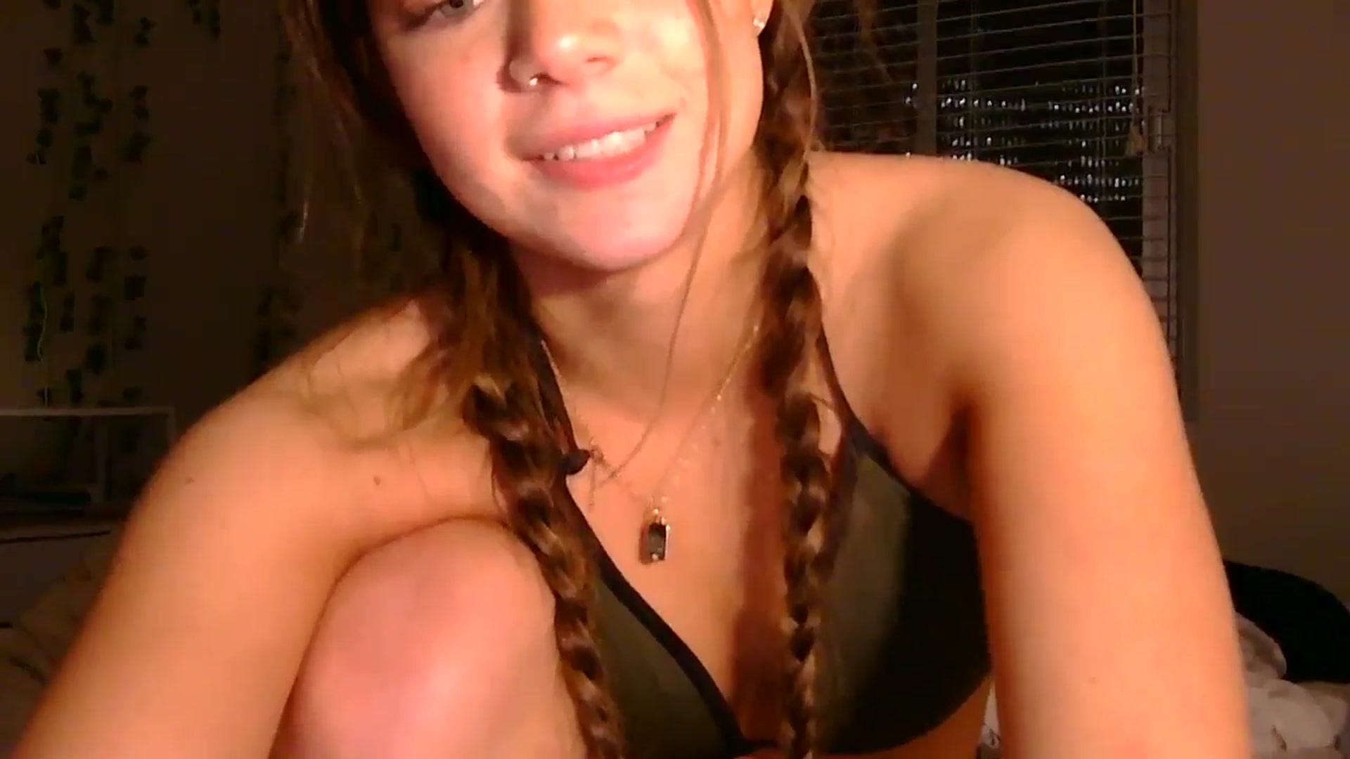 Gallery image thumbnail from Madisonfoxx69's myfreecams stream on, 01/03/2025, 02:09 image 3 of 20